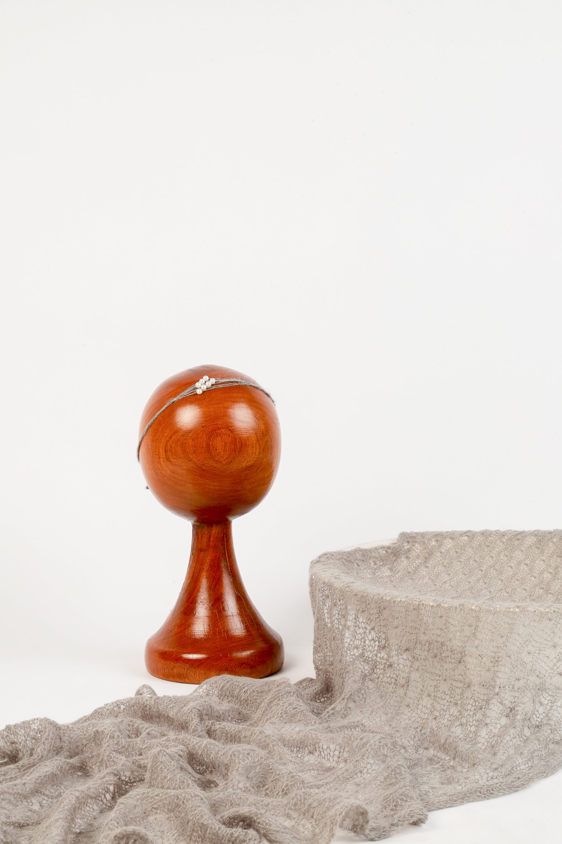 Textured Gray Newborn Wrap & Delicate Pearl Headband Set – Perfect Photography Prop for Timeless Baby Portraits