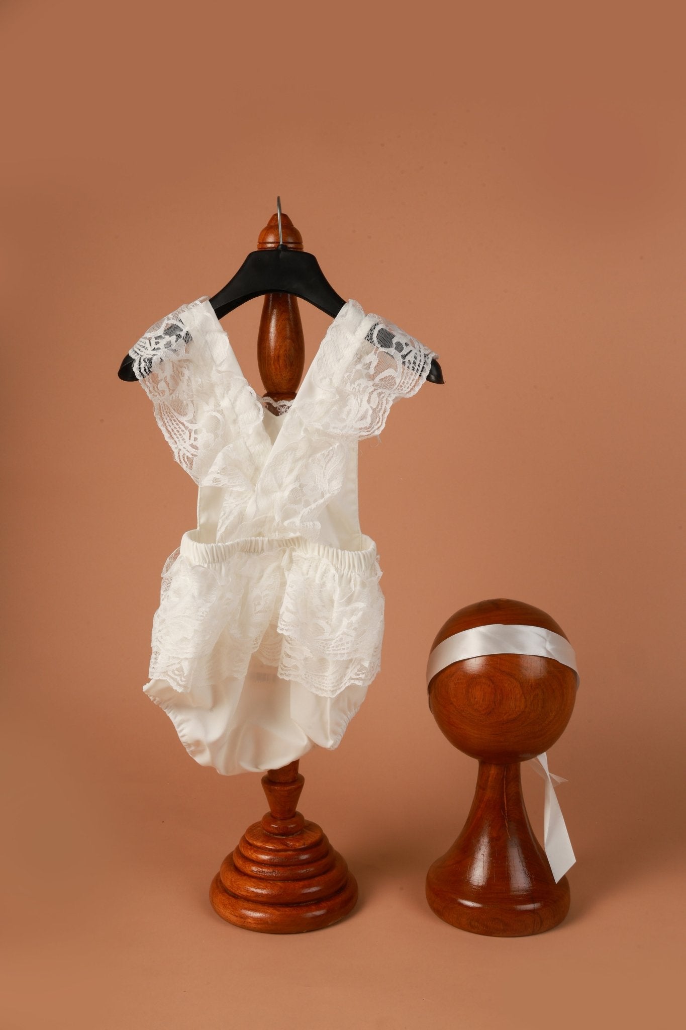 Elegant Lace Baby Girl Romper – Photoshoot Dress for Baby Girl - Tiny Prop Store