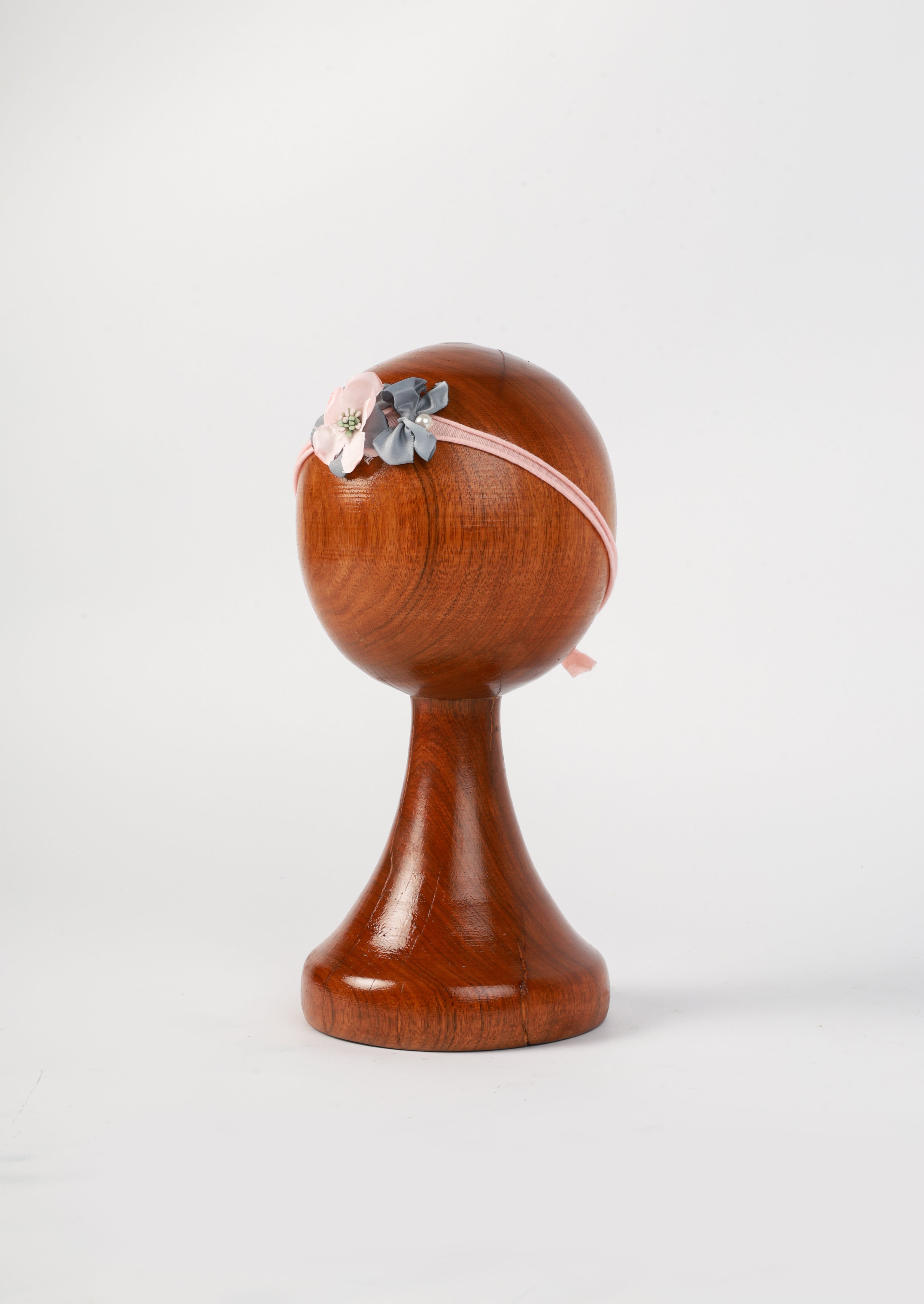 Pink & Gray Baby Headband – Charming Newborn Photography Prop with Floral Details for Timeless Baby Portraits