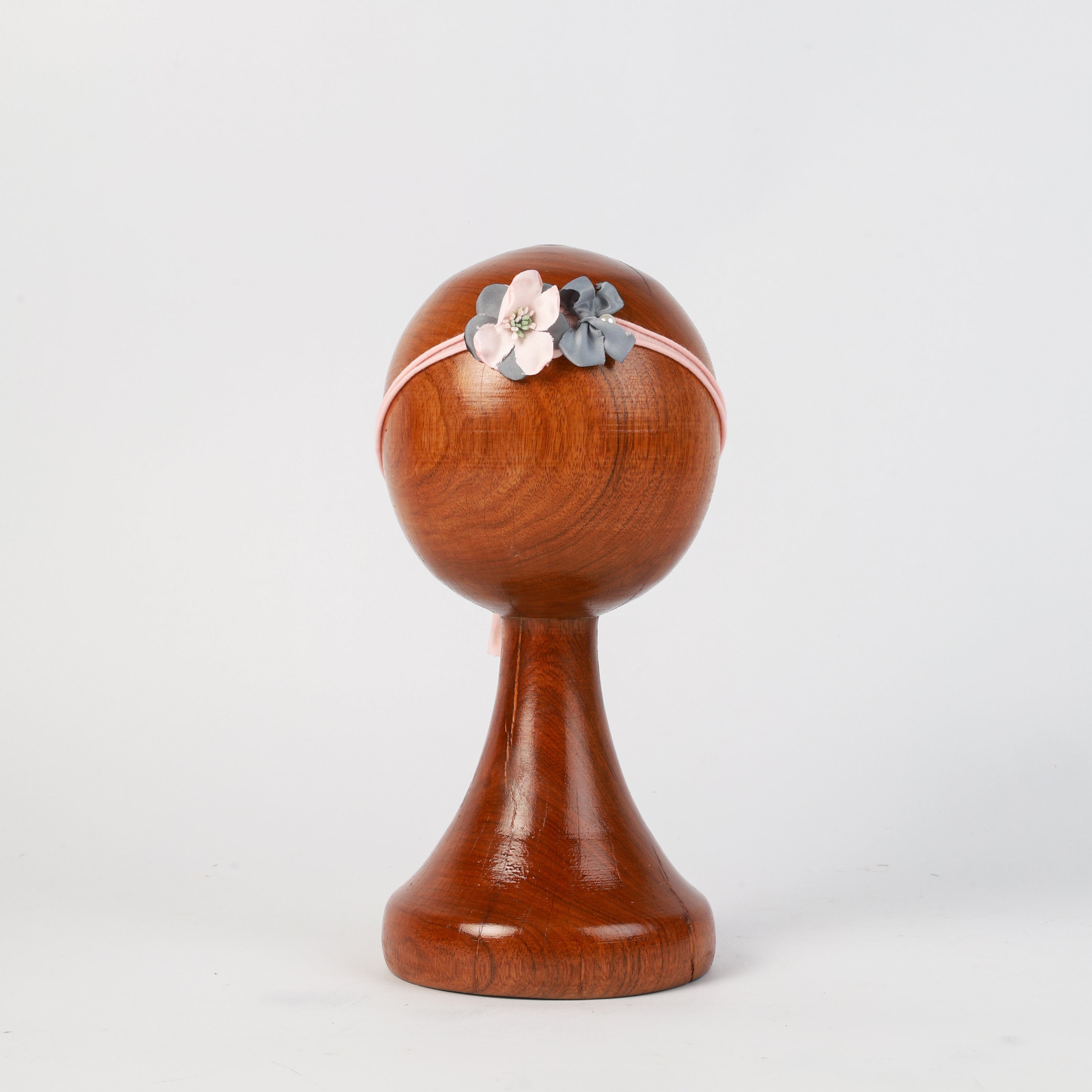 Pink & Gray Baby Headband – Charming Newborn Photography Prop with Floral Details for Timeless Baby Portraits