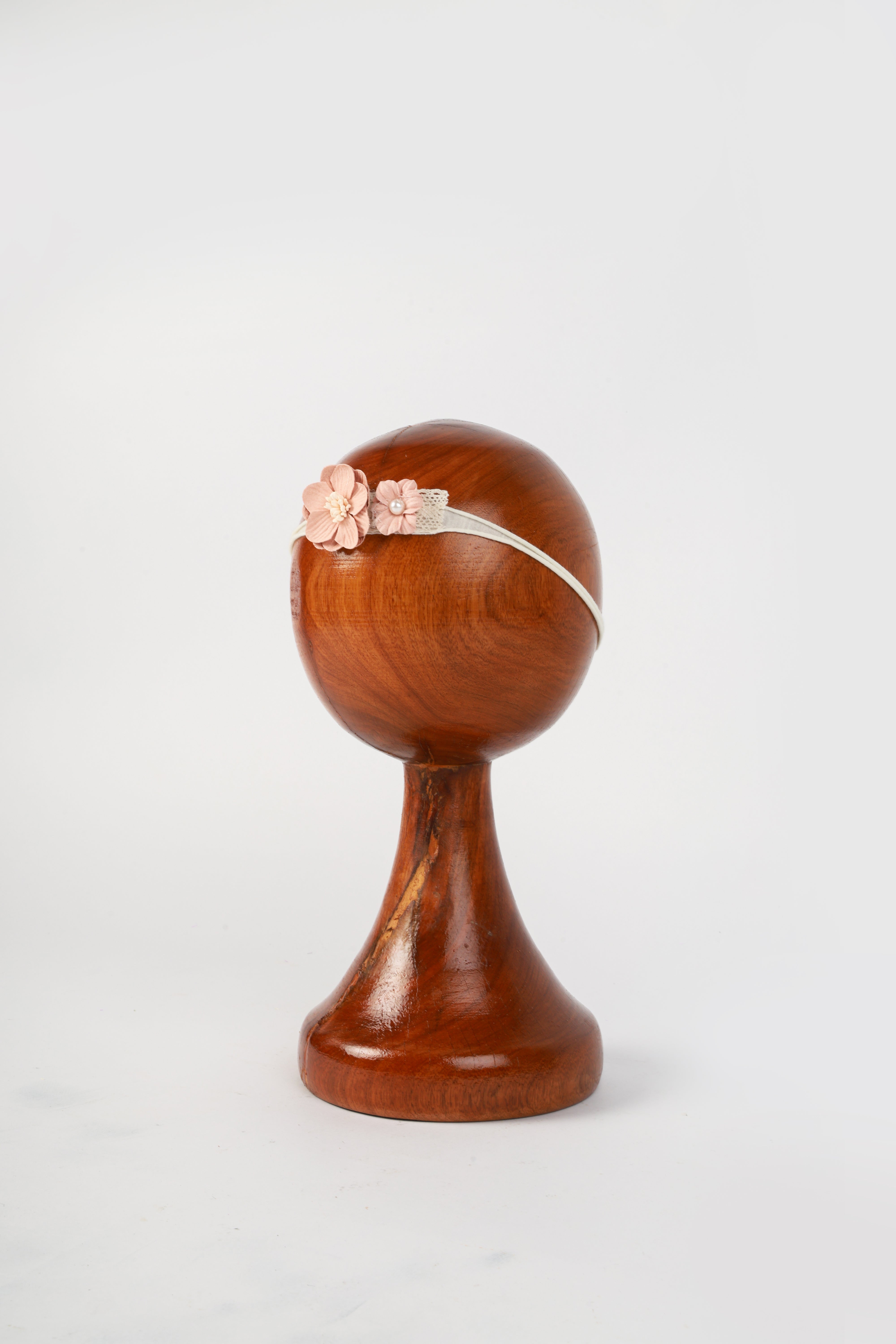 Blush Pink Baby Headband – Timeless and Elegant Newborn Photography Prop with Floral Accents for Baby Portraits