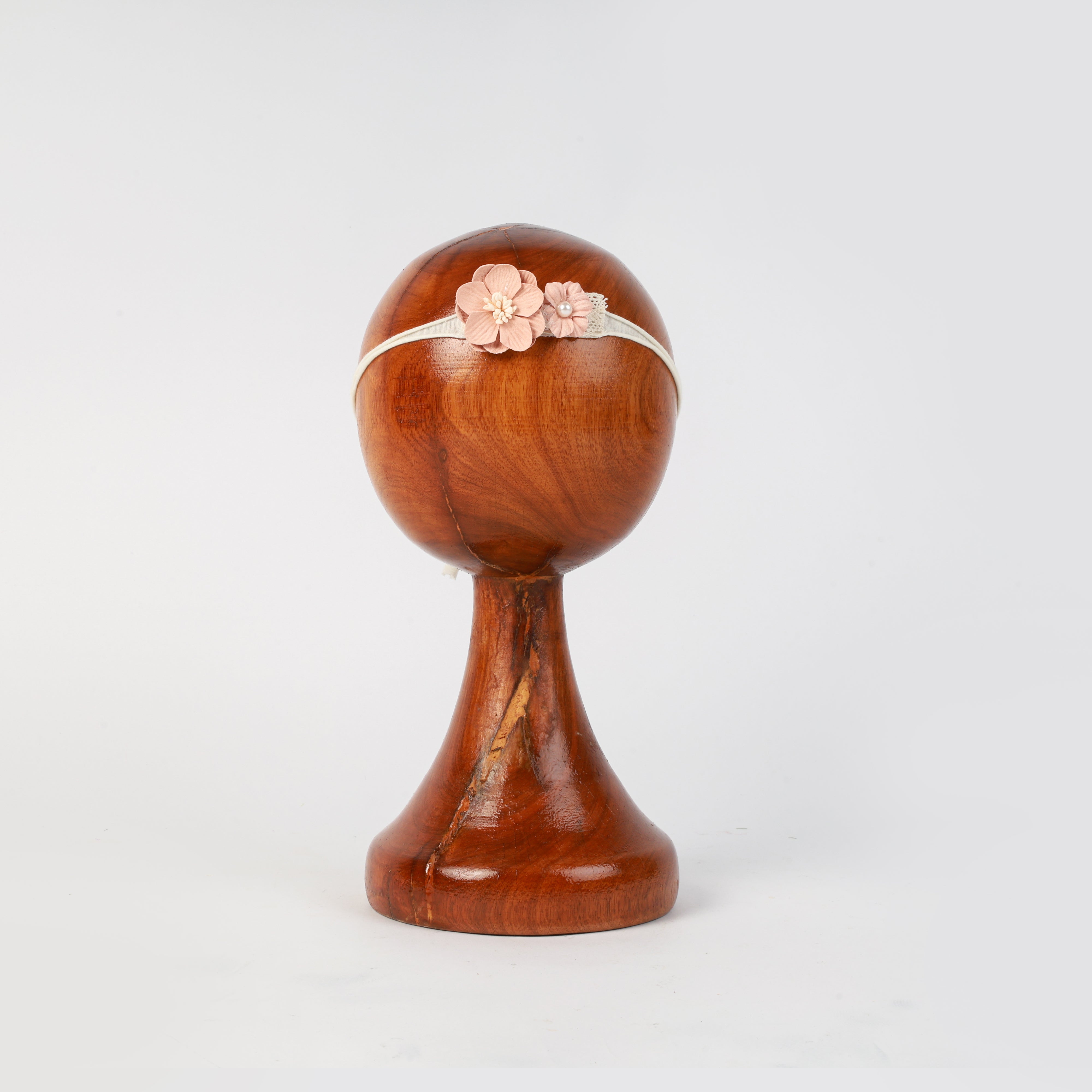 Blush Pink Baby Headband – Timeless and Elegant Newborn Photography Prop with Floral Accents for Baby Portraits