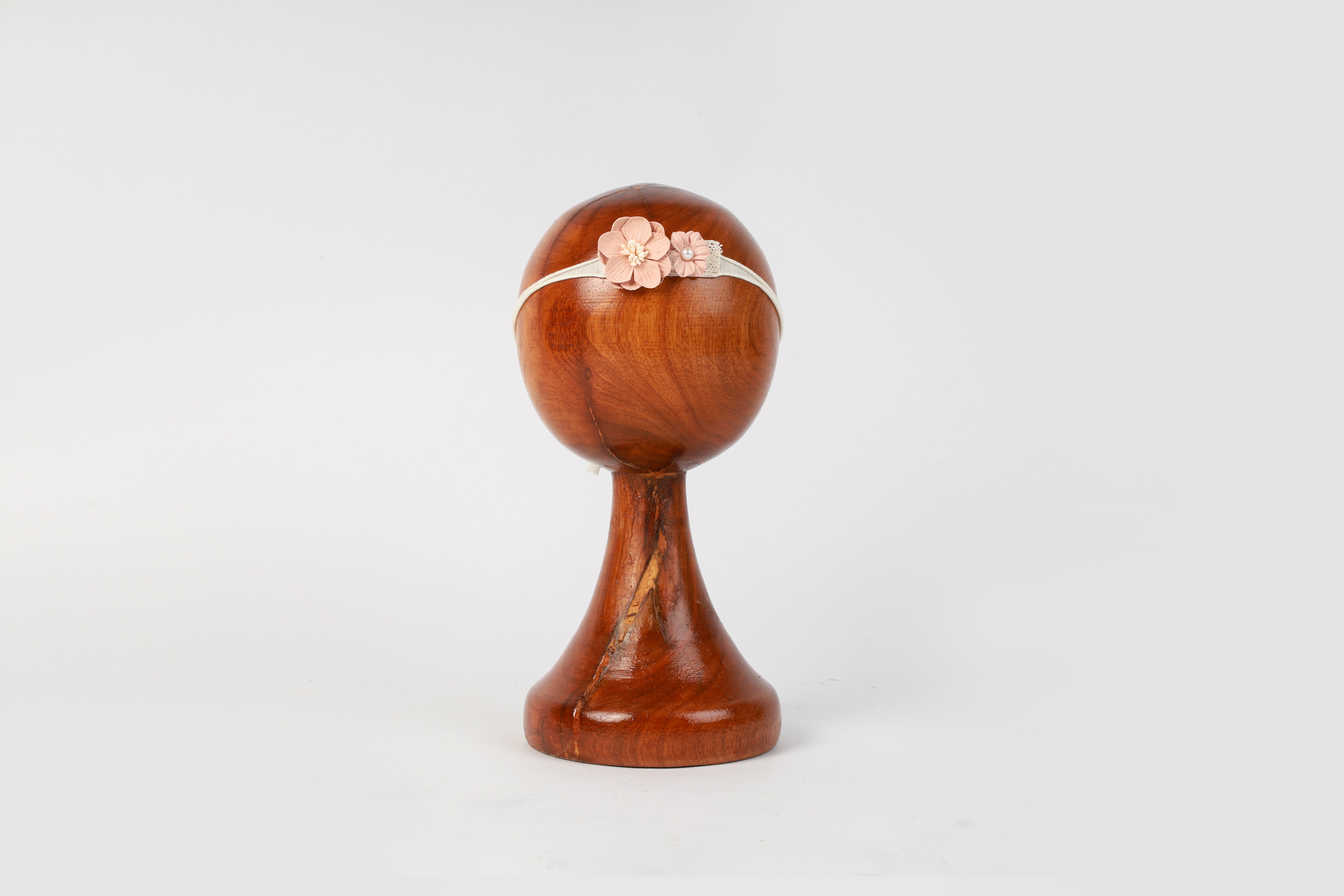 Blush Pink Baby Headband – Timeless and Elegant Newborn Photography Prop with Floral Accents for Baby Portraits