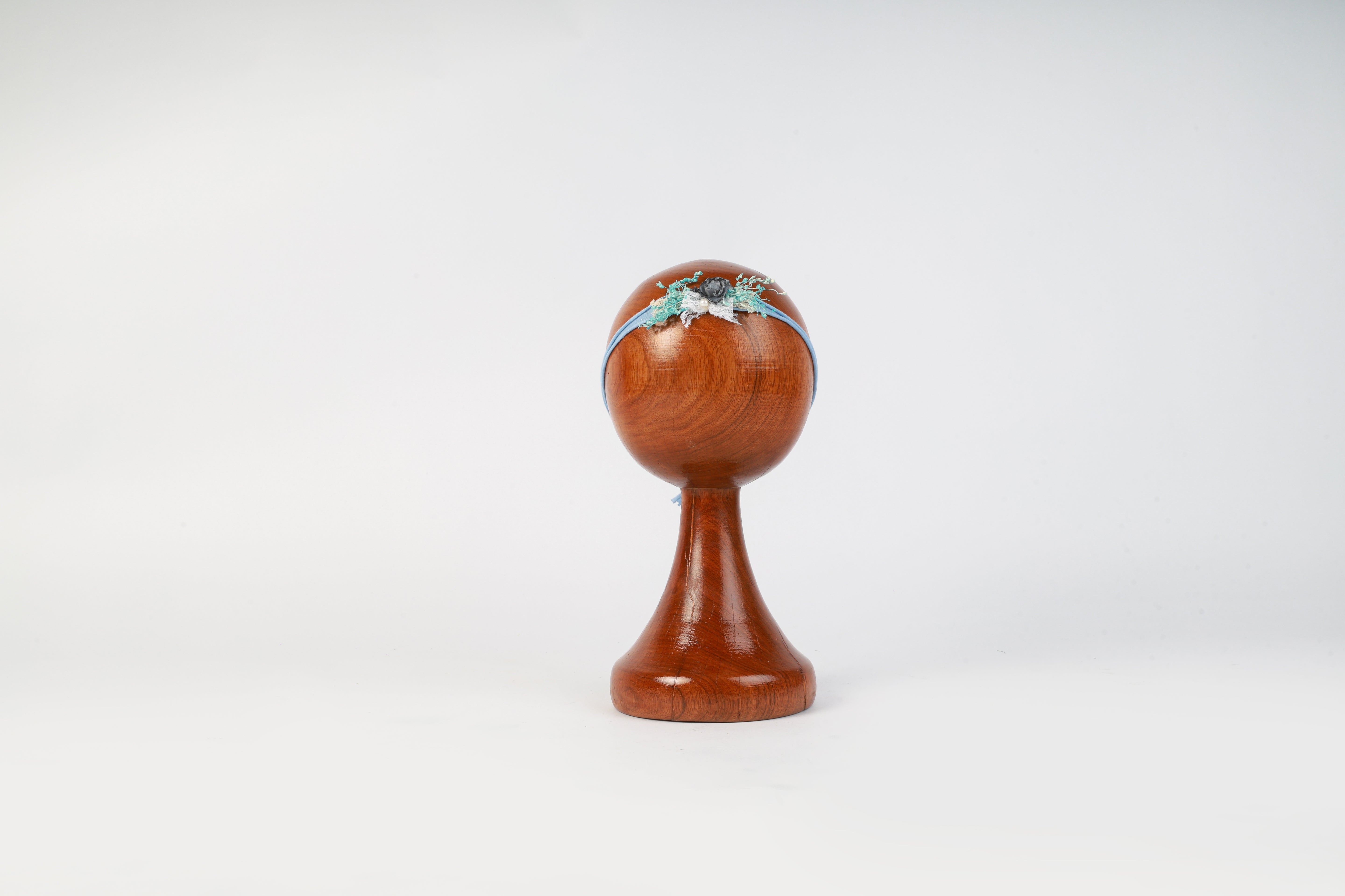 Blue Floral Baby Headband – Elegant Newborn Photography Prop with Lace and Dried Flowers for Timeless Baby Portraits