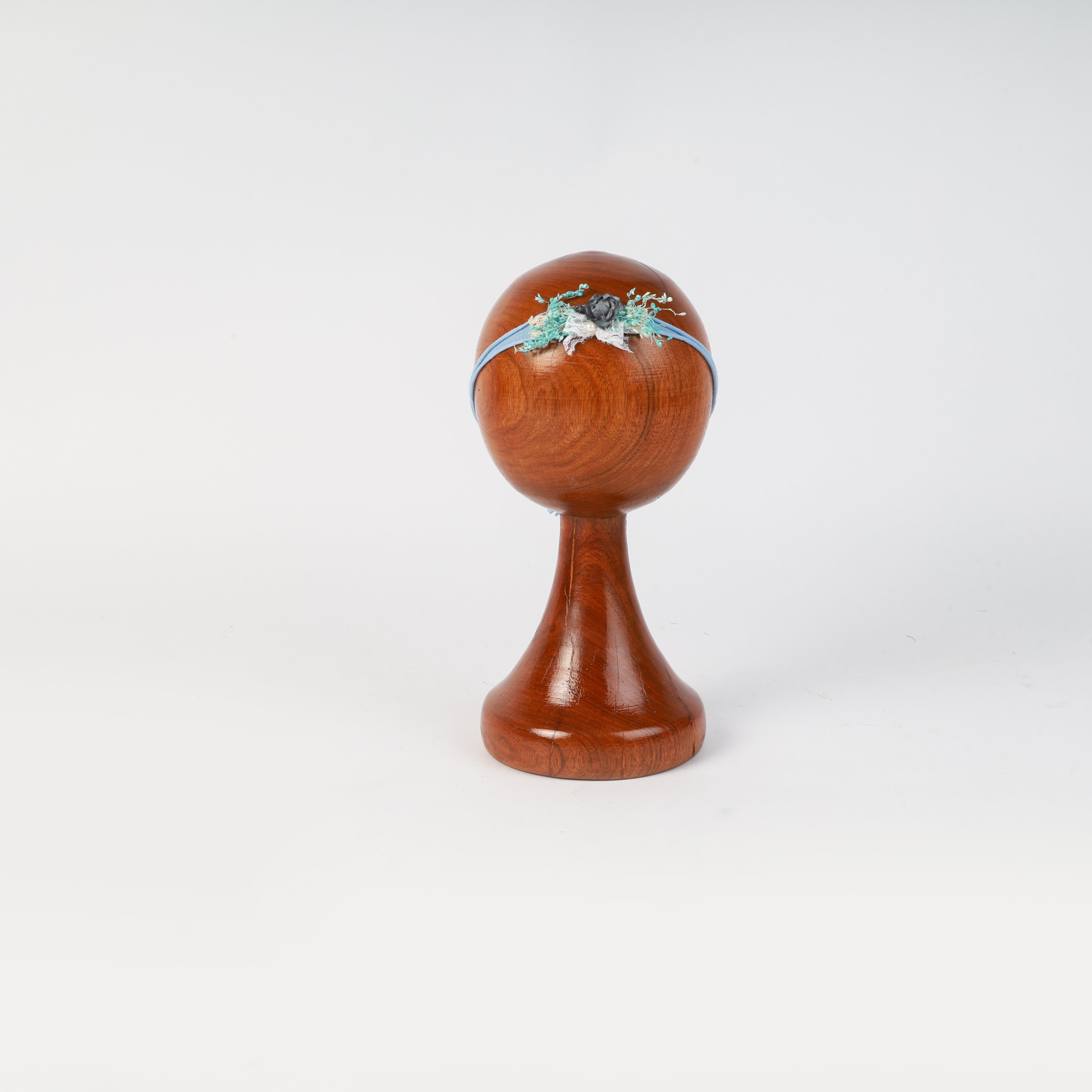 Blue Floral Baby Headband – Elegant Newborn Photography Prop with Lace and Dried Flowers for Timeless Baby Portraits