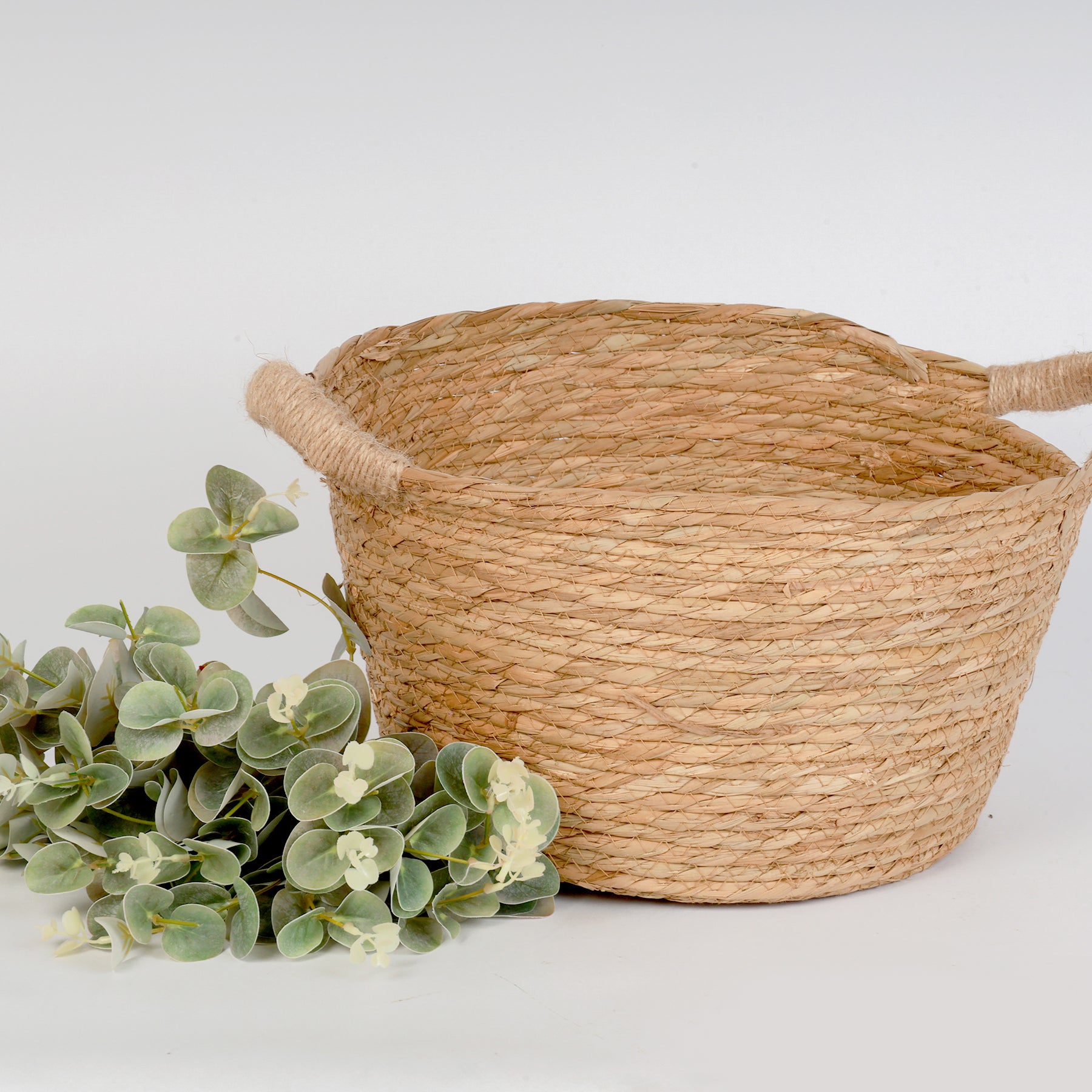 Natural Jute Basket – Handwoven Eco-Friendly Baby Photography Prop for Newborn & Baby Photoshoots