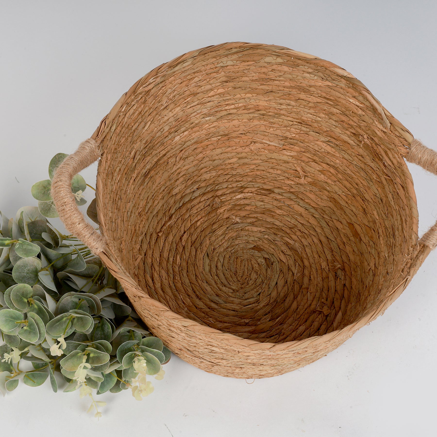 Natural Jute Basket – Handwoven Eco-Friendly Baby Photography Prop for Newborn & Baby Photoshoots