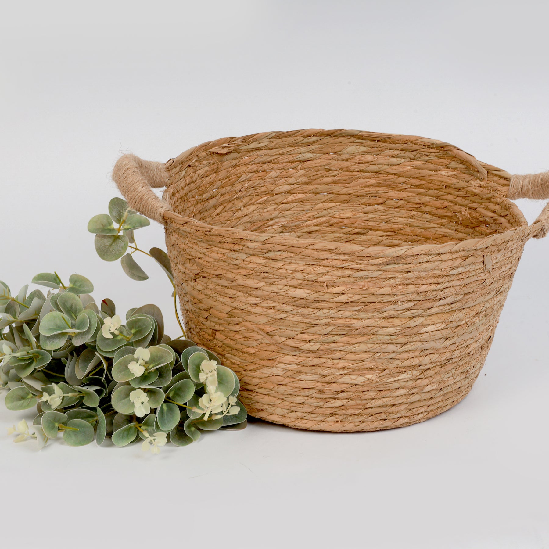 Natural Jute Basket – Handwoven Eco-Friendly Baby Photography Prop for Newborn & Baby Photoshoots