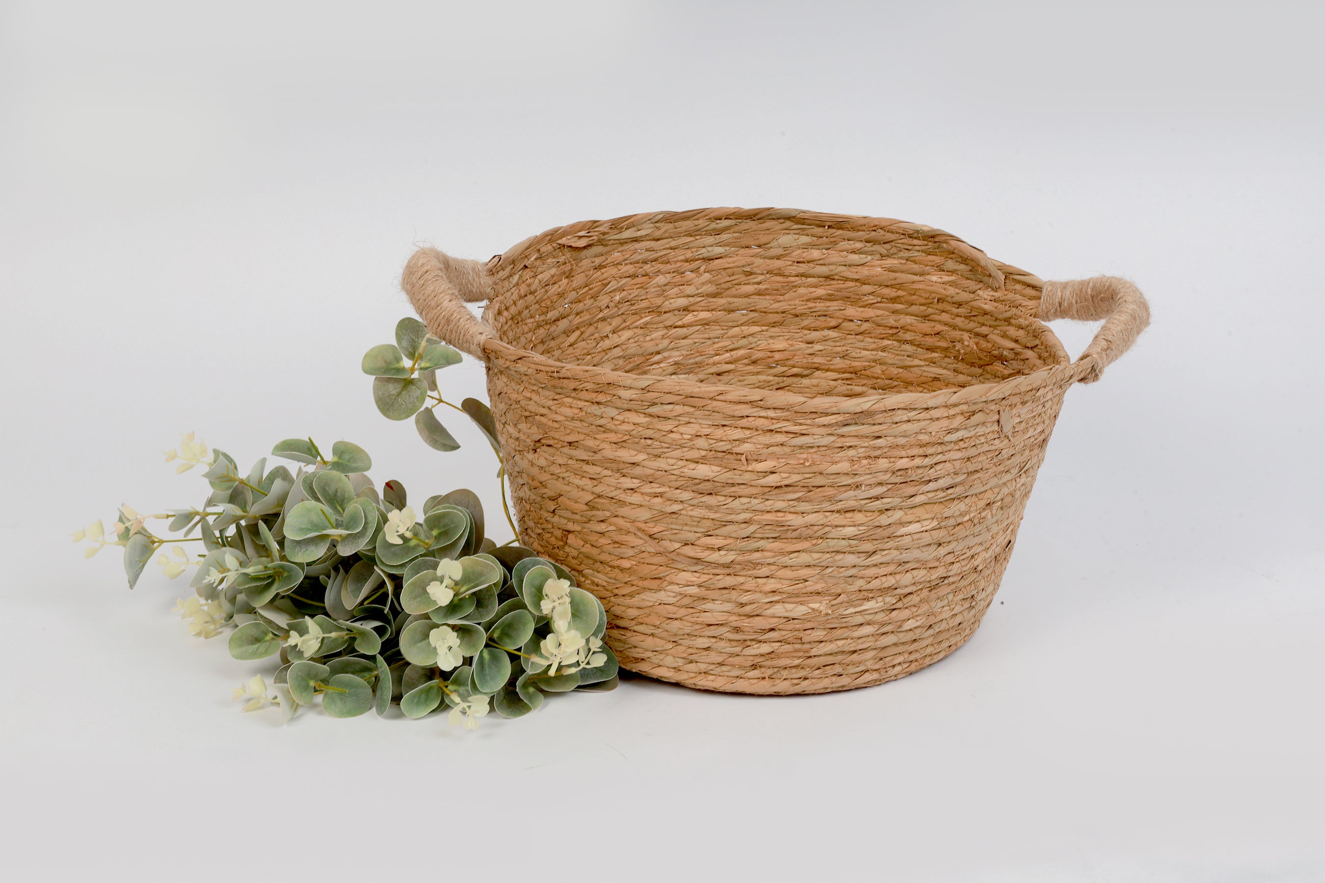 Natural Jute Basket – Handwoven Eco-Friendly Baby Photography Prop for Newborn & Baby Photoshoots