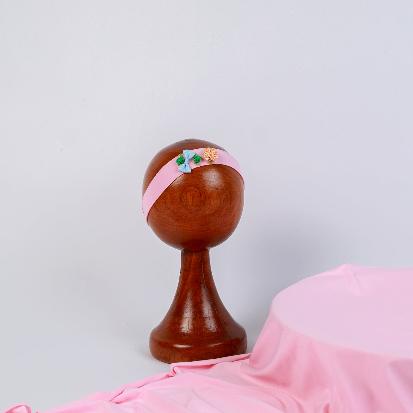 Soft Pink Wrap & Headband Set – Elegant Newborn Photography Prop with Floral Headband for Baby Photoshoots