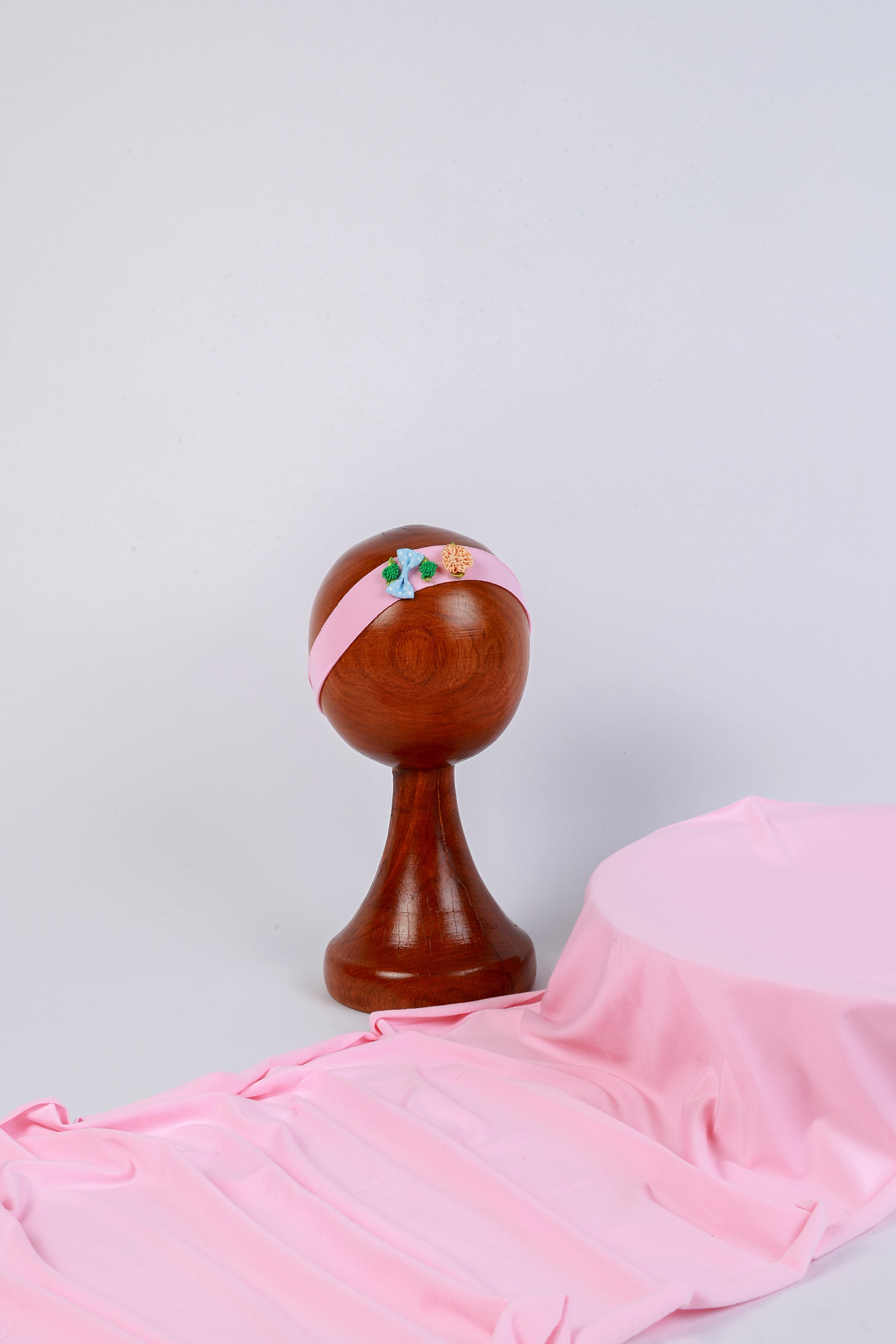 Soft Pink Wrap & Headband Set – Elegant Newborn Photography Prop with Floral Headband for Baby Photoshoots