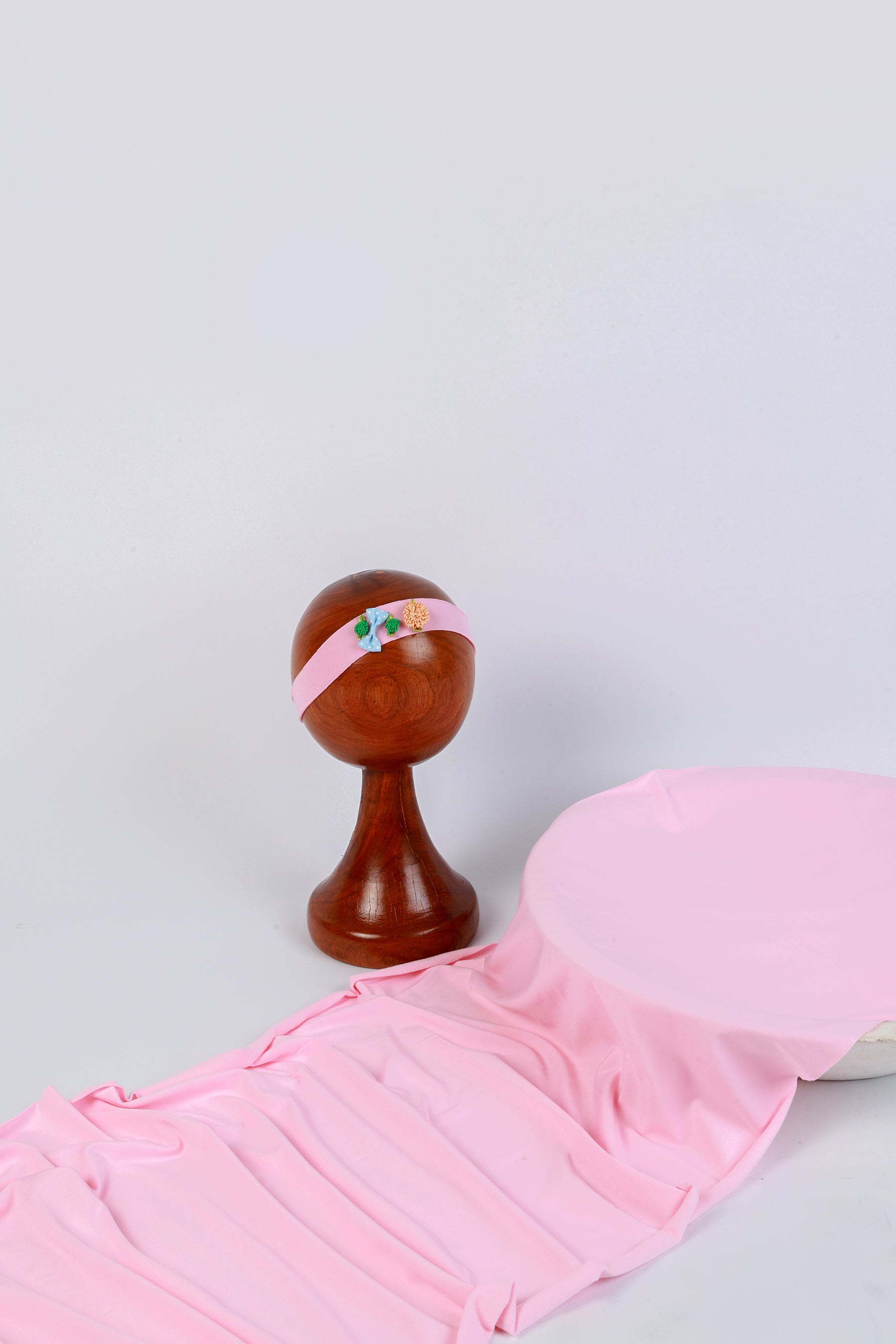 Soft Pink Wrap & Headband Set – Elegant Newborn Photography Prop with Floral Headband for Baby Photoshoots