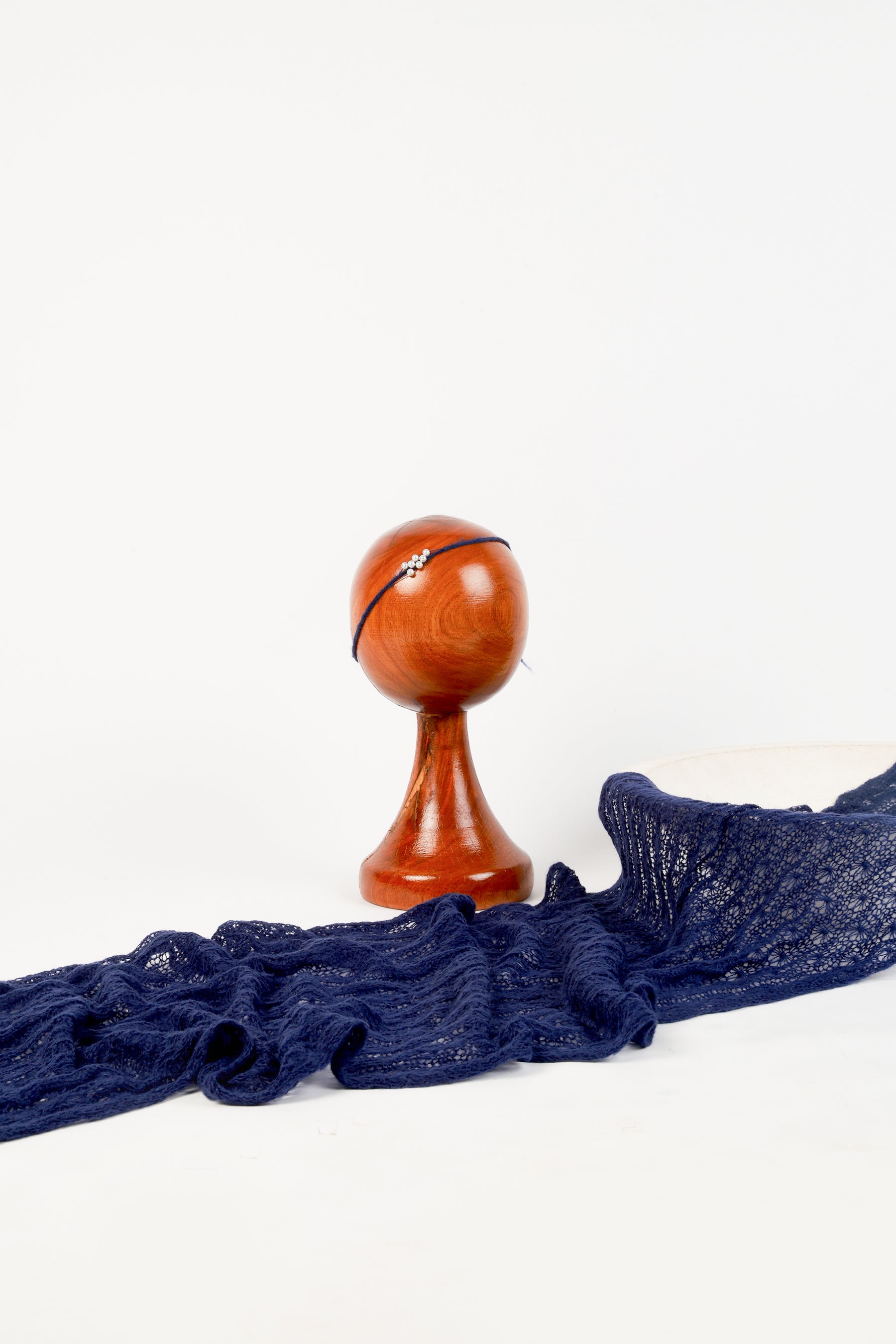 Textured Baby Photography Wrap – Soft, Stretchy, and Breathable Newborn Prop in [Insert Color] for Timeless Photoshoots