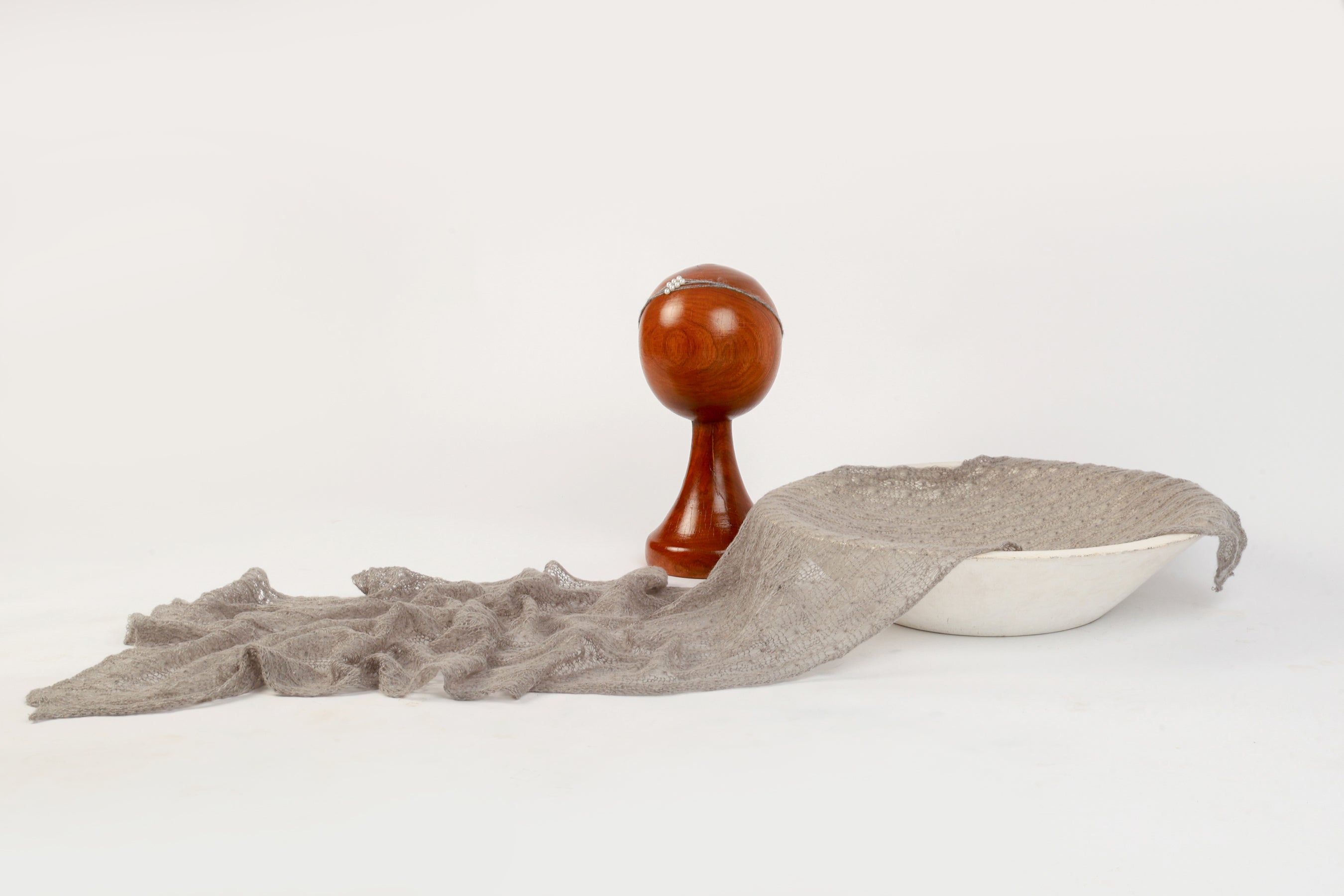 Textured Gray Newborn Wrap & Delicate Pearl Headband Set – Perfect Photography Prop for Timeless Baby Portraits