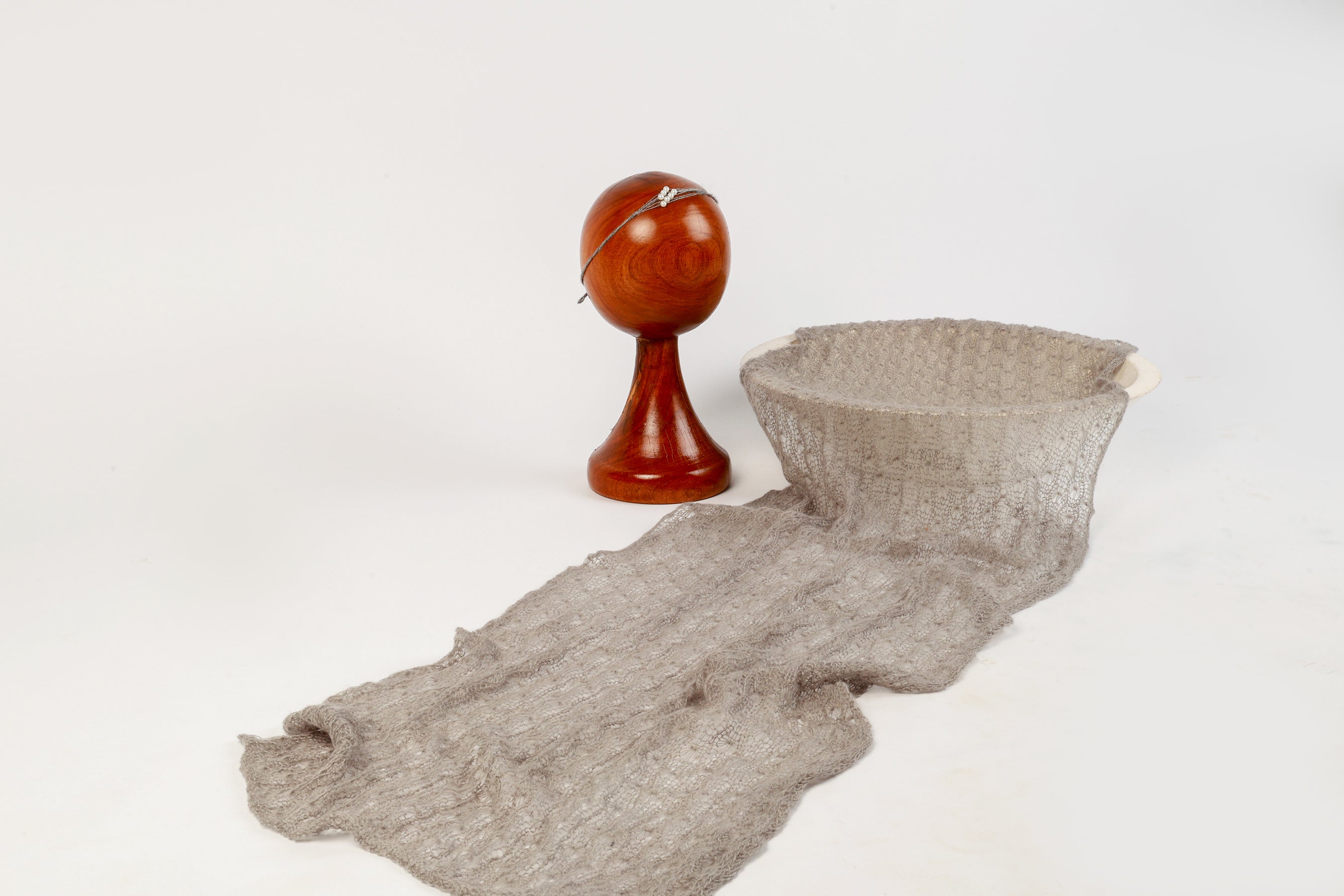 Textured Gray Newborn Wrap & Delicate Pearl Headband Set – Perfect Photography Prop for Timeless Baby Portraits