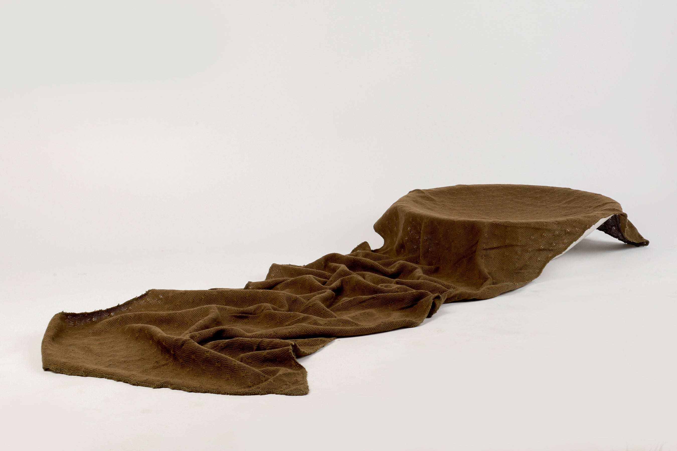 Green Textured Baby Wrap – Soft and Stretchy Newborn Photography Prop for Timeless Baby Portraits