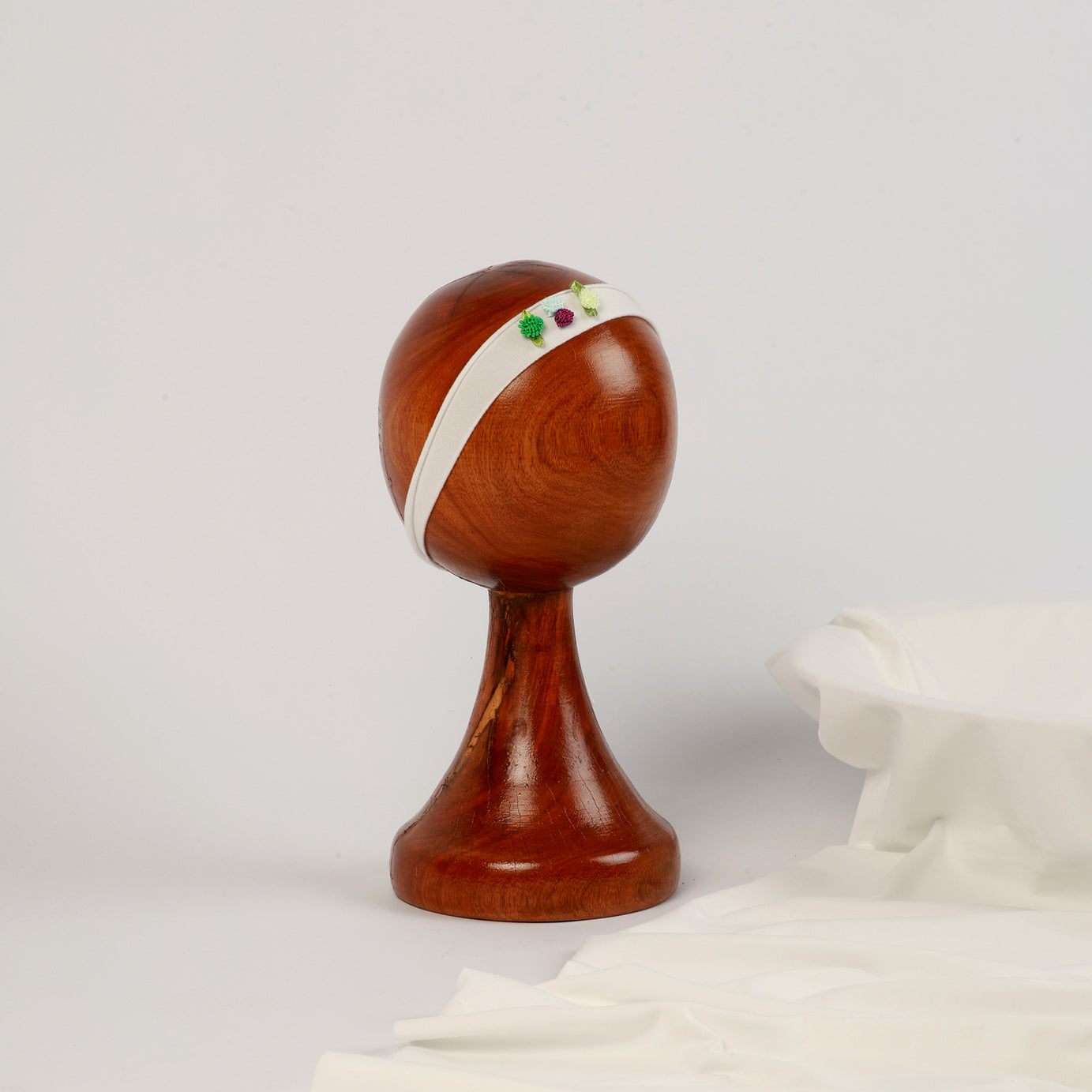 Soft White Baby Wrap for Newborn Photography – Cozy, Stretchy, and Versatile Prop for Timeless Baby Portraits