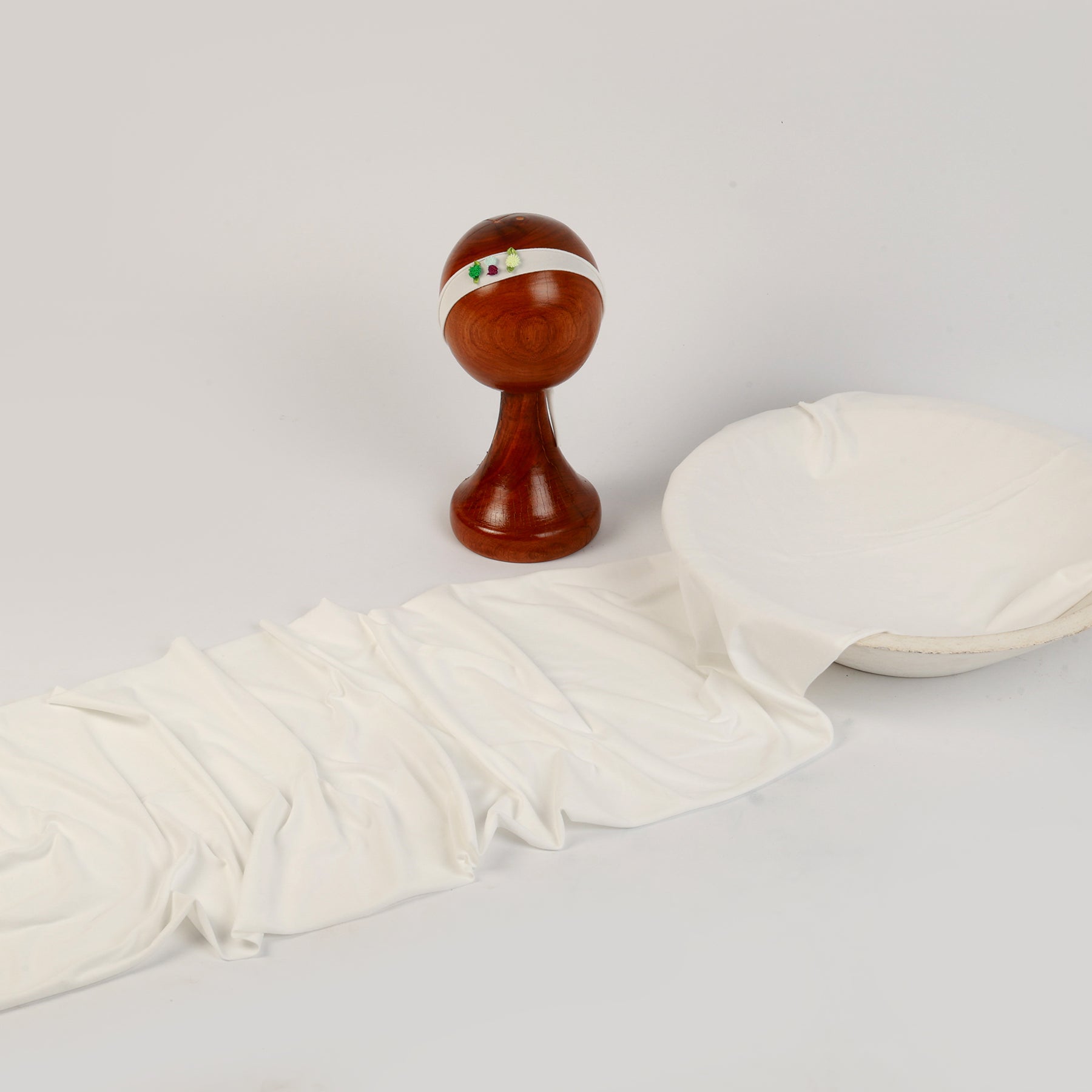 Soft White Baby Wrap for Newborn Photography – Cozy, Stretchy, and Versatile Prop for Timeless Baby Portraits