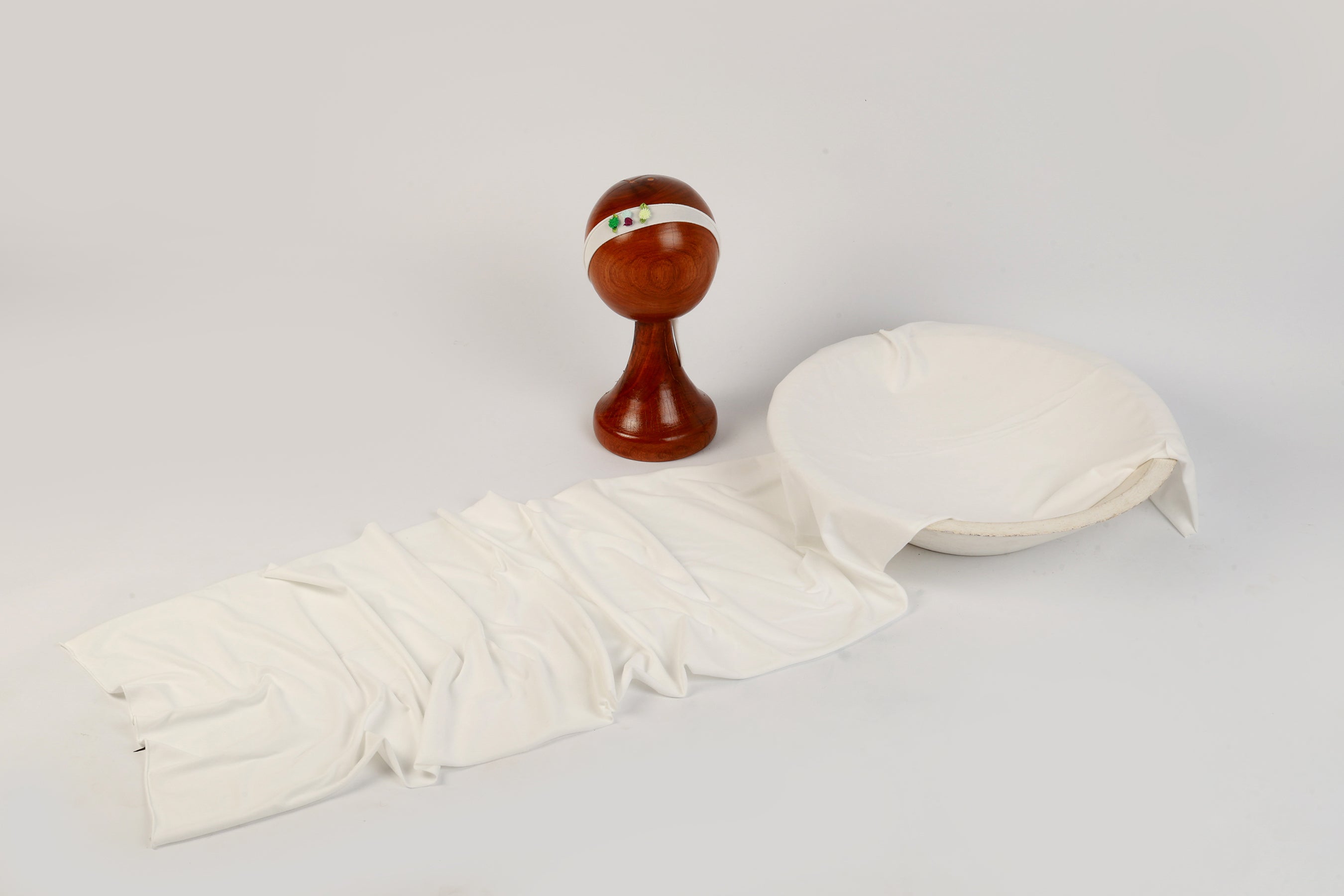 Soft White Baby Wrap for Newborn Photography – Cozy, Stretchy, and Versatile Prop for Timeless Baby Portraits