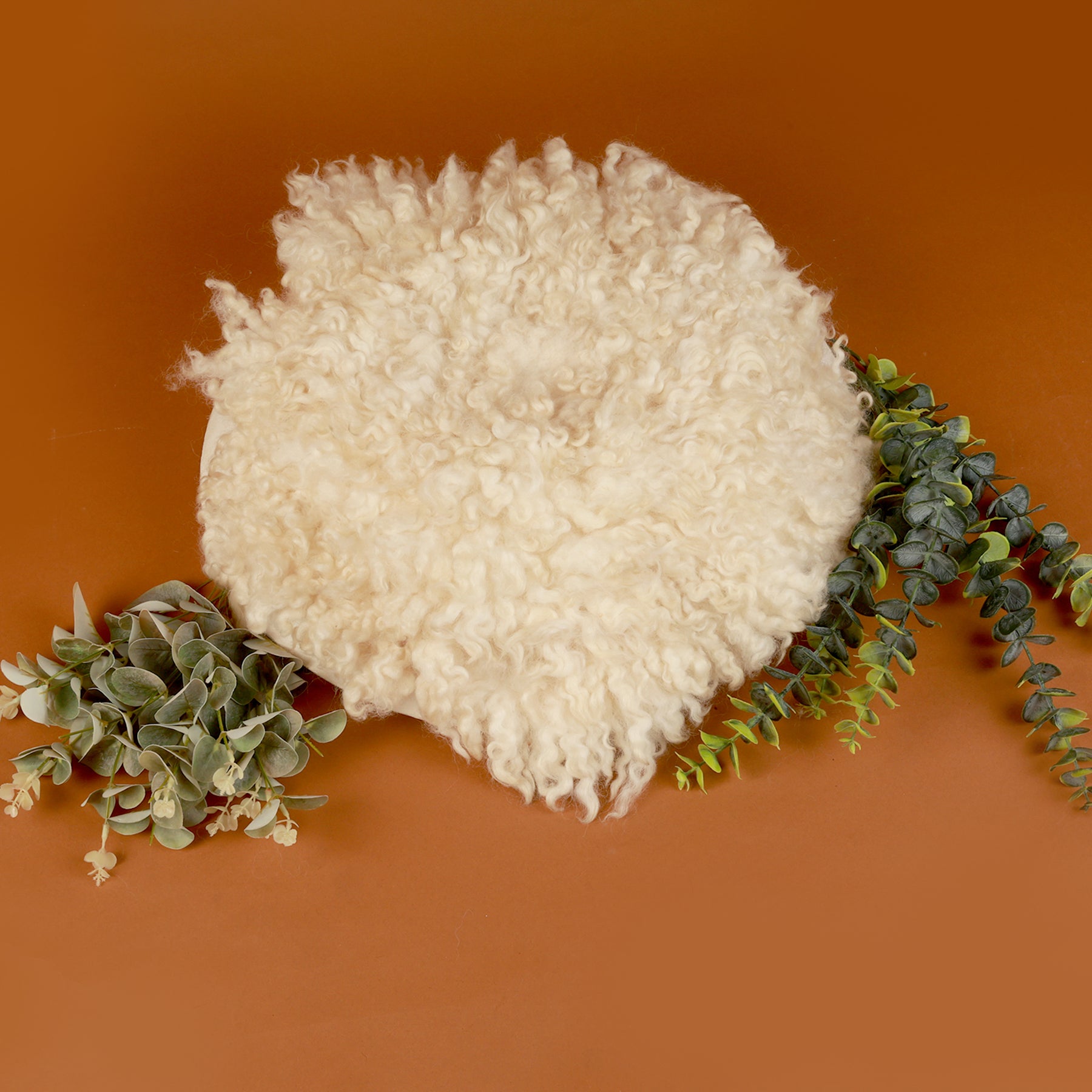 White Curly Fur Layer – Soft Newborn Photography Prop for Textured Baby Photoshoots