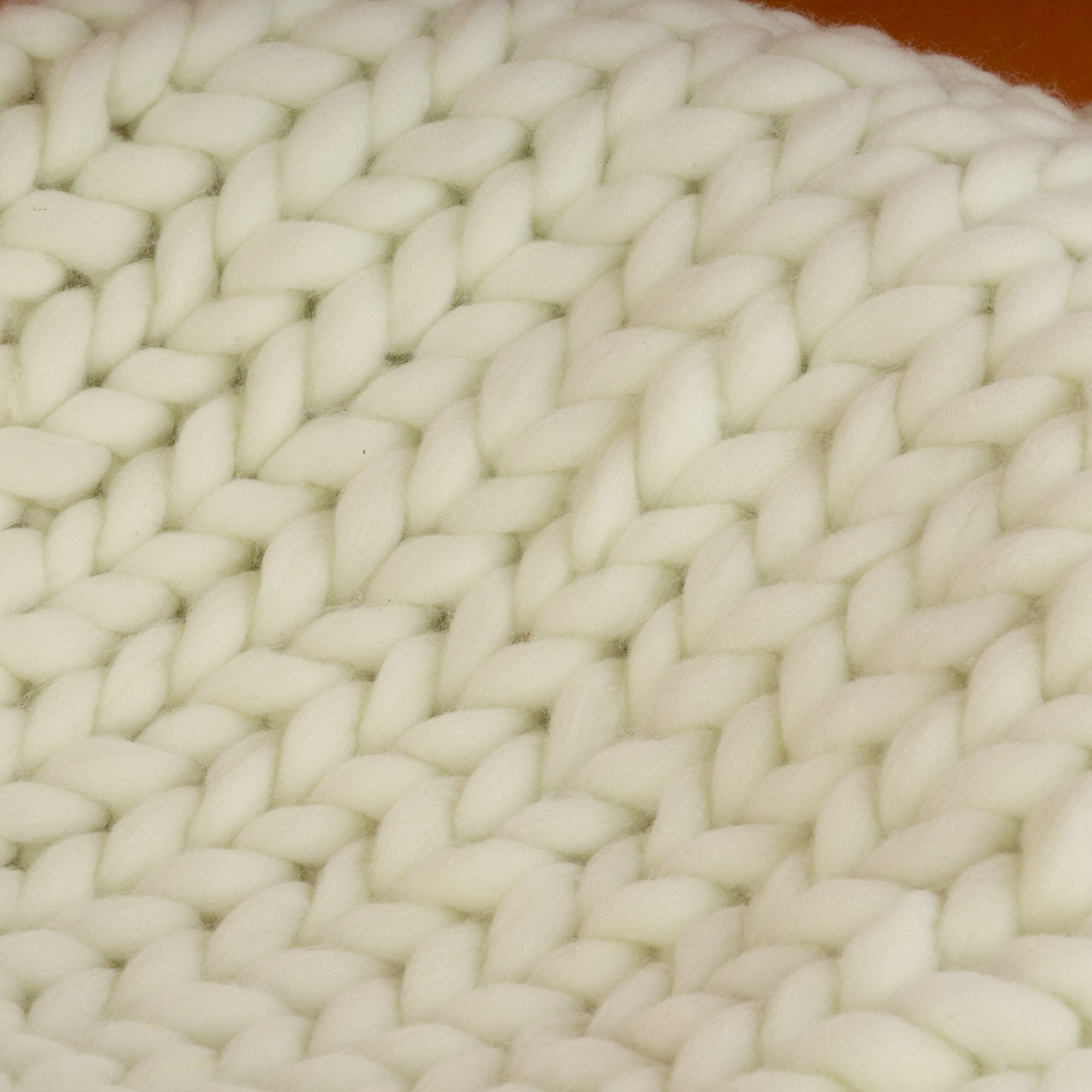 Chunky Knit Baby Photography Mat – Soft, Cozy, and Stylish Blanket in Red, Yellow, and White for Newborn Photoshoots and Milestone Memories