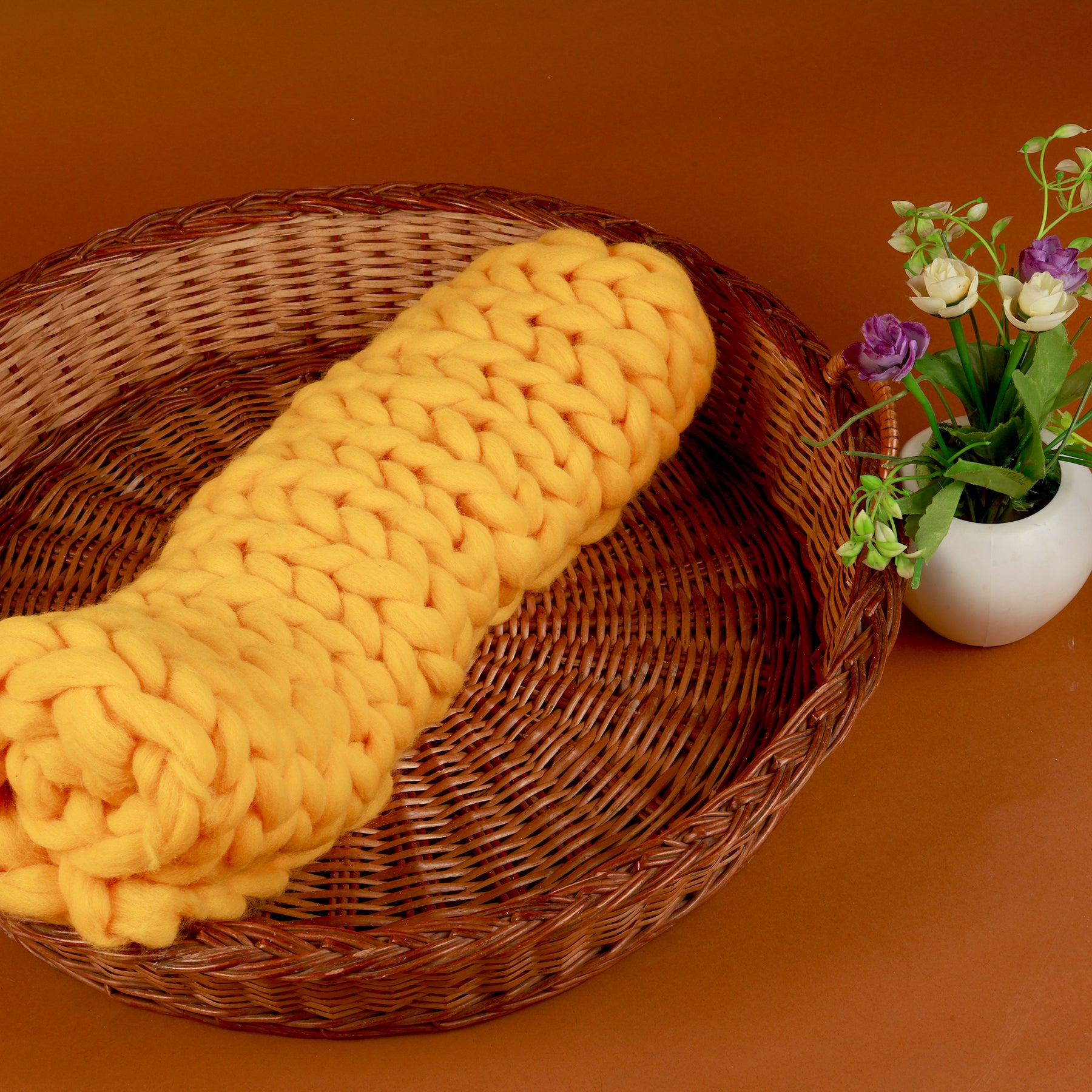 Chunky Knit Baby Photography Mat – Soft, Cozy, and Stylish Blanket in Red, Yellow, and White for Newborn Photoshoots and Milestone Memories