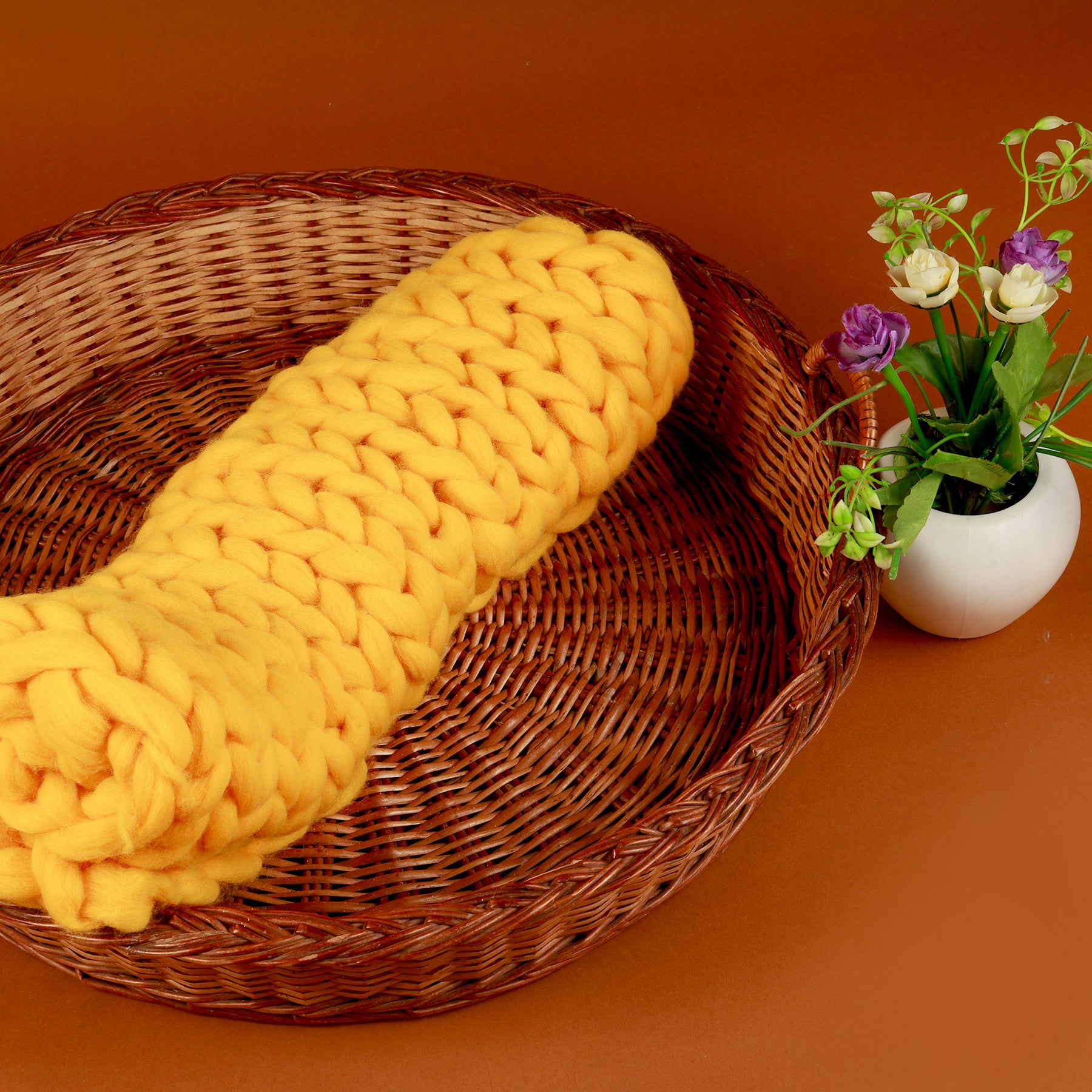 Chunky Knit Baby Photography Mat – Soft, Cozy, and Stylish Blanket in Red, Yellow, and White for Newborn Photoshoots and Milestone Memories