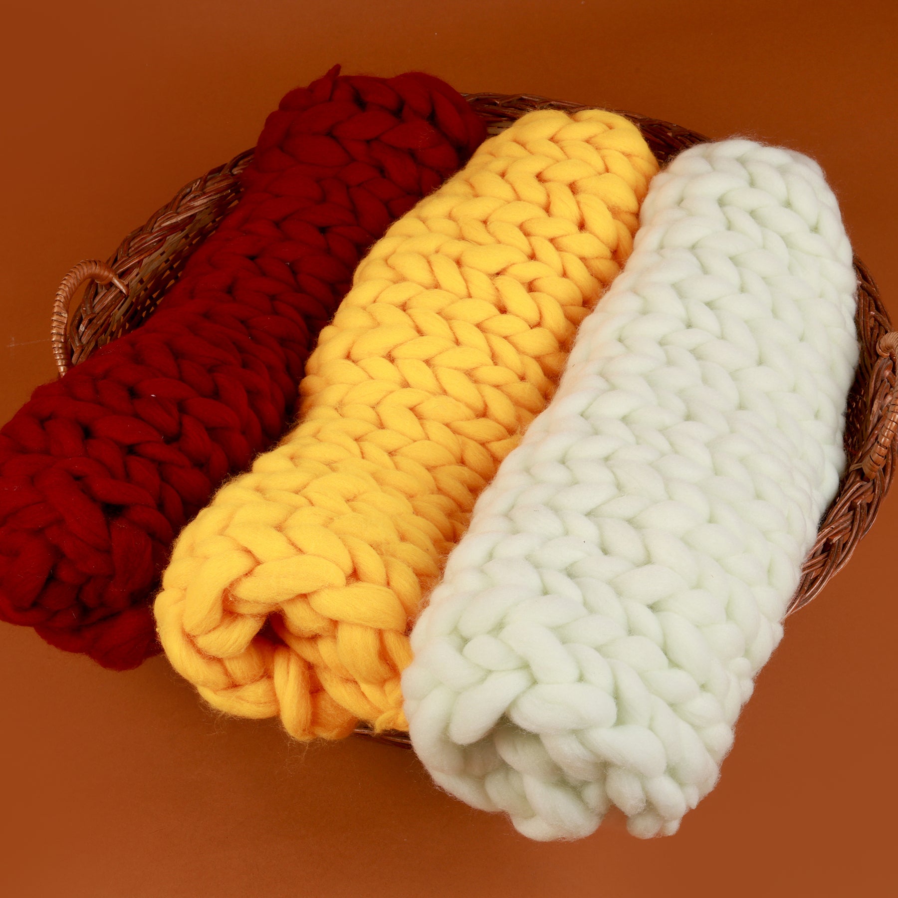 Chunky Knit Baby Photography Mat – Soft, Cozy, and Stylish Blanket in Red, Yellow, and White for Newborn Photoshoots and Milestone Memories