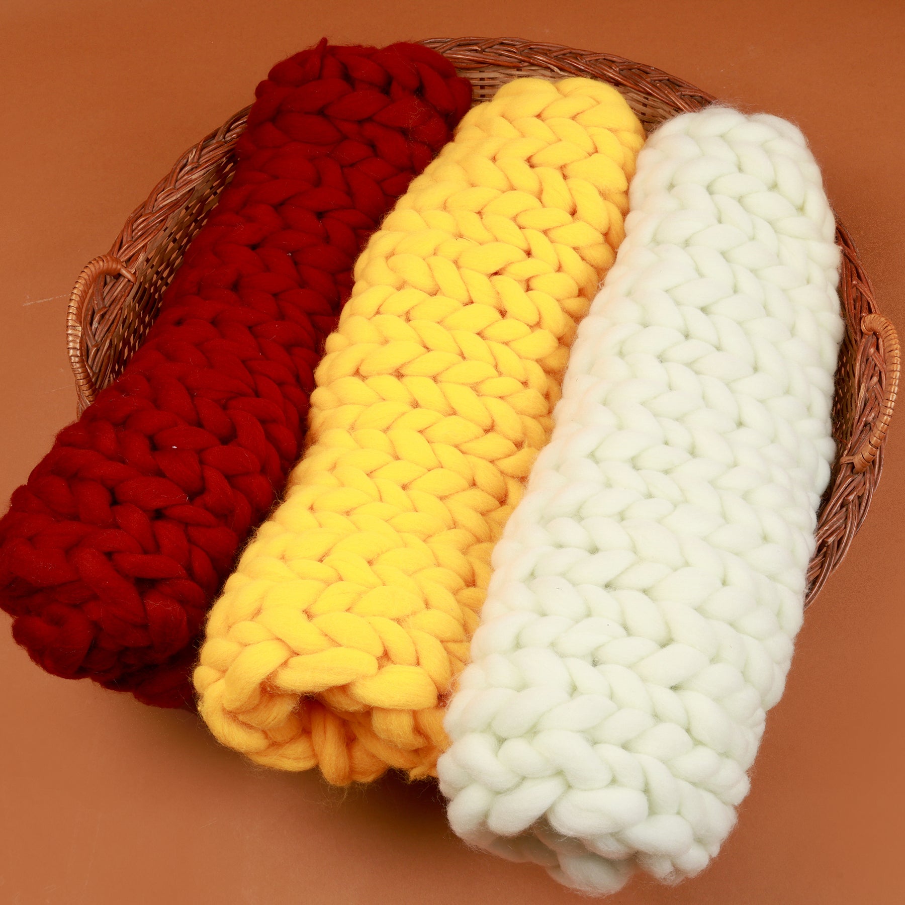 Chunky Knit Baby Photography Mat – Soft, Cozy, and Stylish Blanket in Red, Yellow, and White for Newborn Photoshoots and Milestone Memories