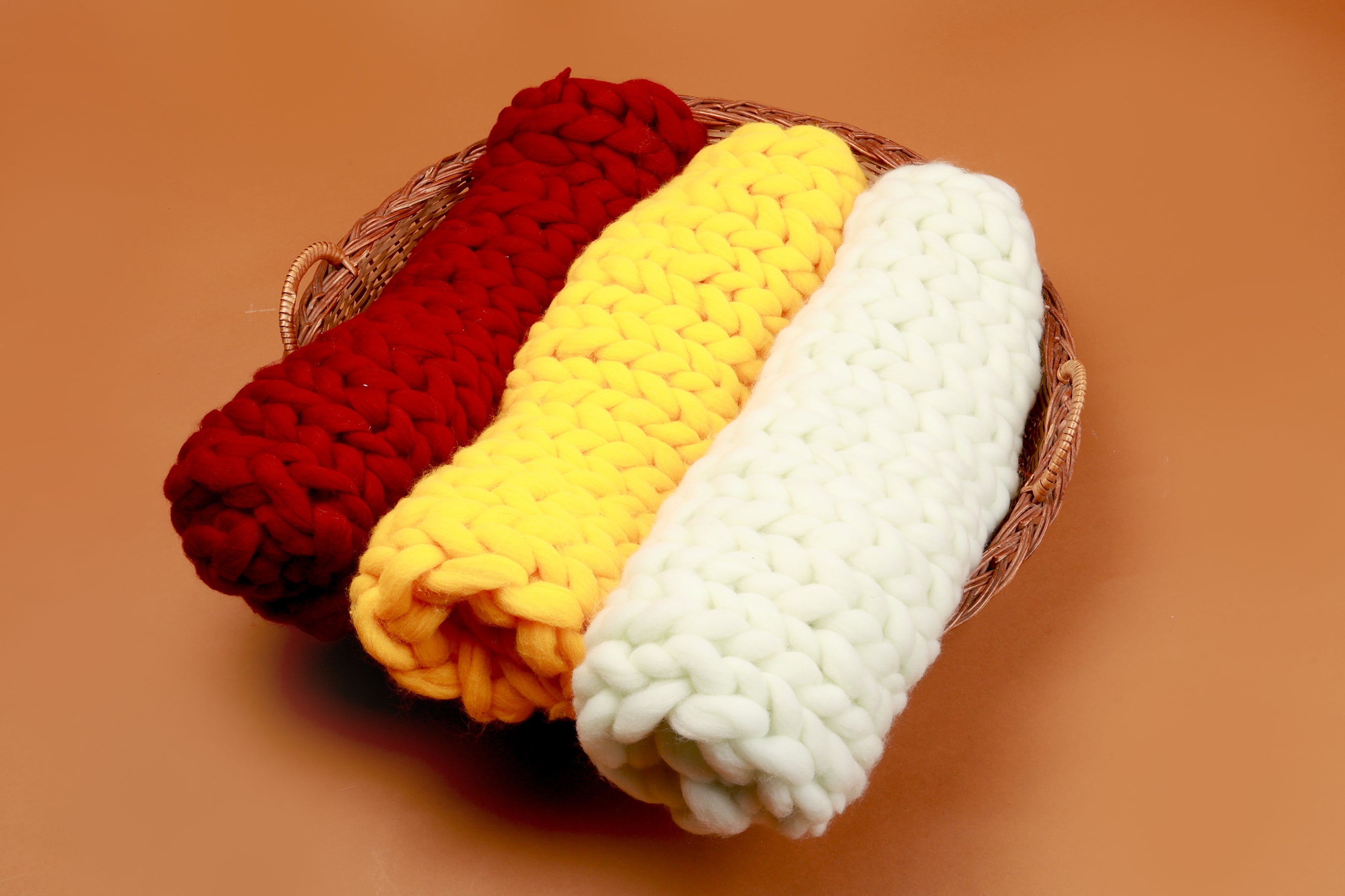 Chunky Knit Baby Photography Mat – Soft, Cozy, and Stylish Blanket in Red, Yellow, and White for Newborn Photoshoots and Milestone Memories