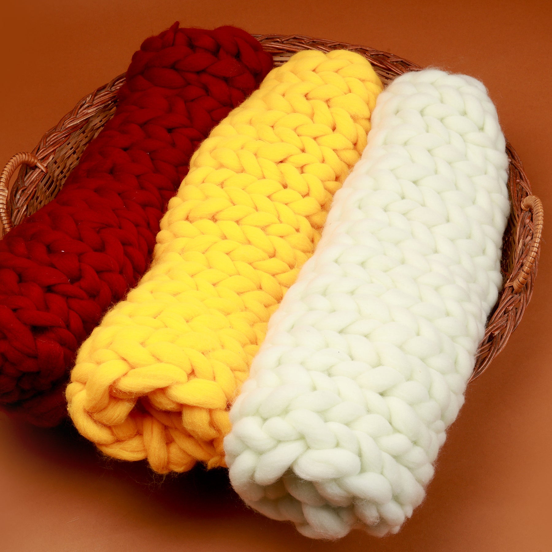Chunky Knit Baby Photography Mat – Soft, Cozy, and Stylish Blanket in Red, Yellow, and White for Newborn Photoshoots and Milestone Memories