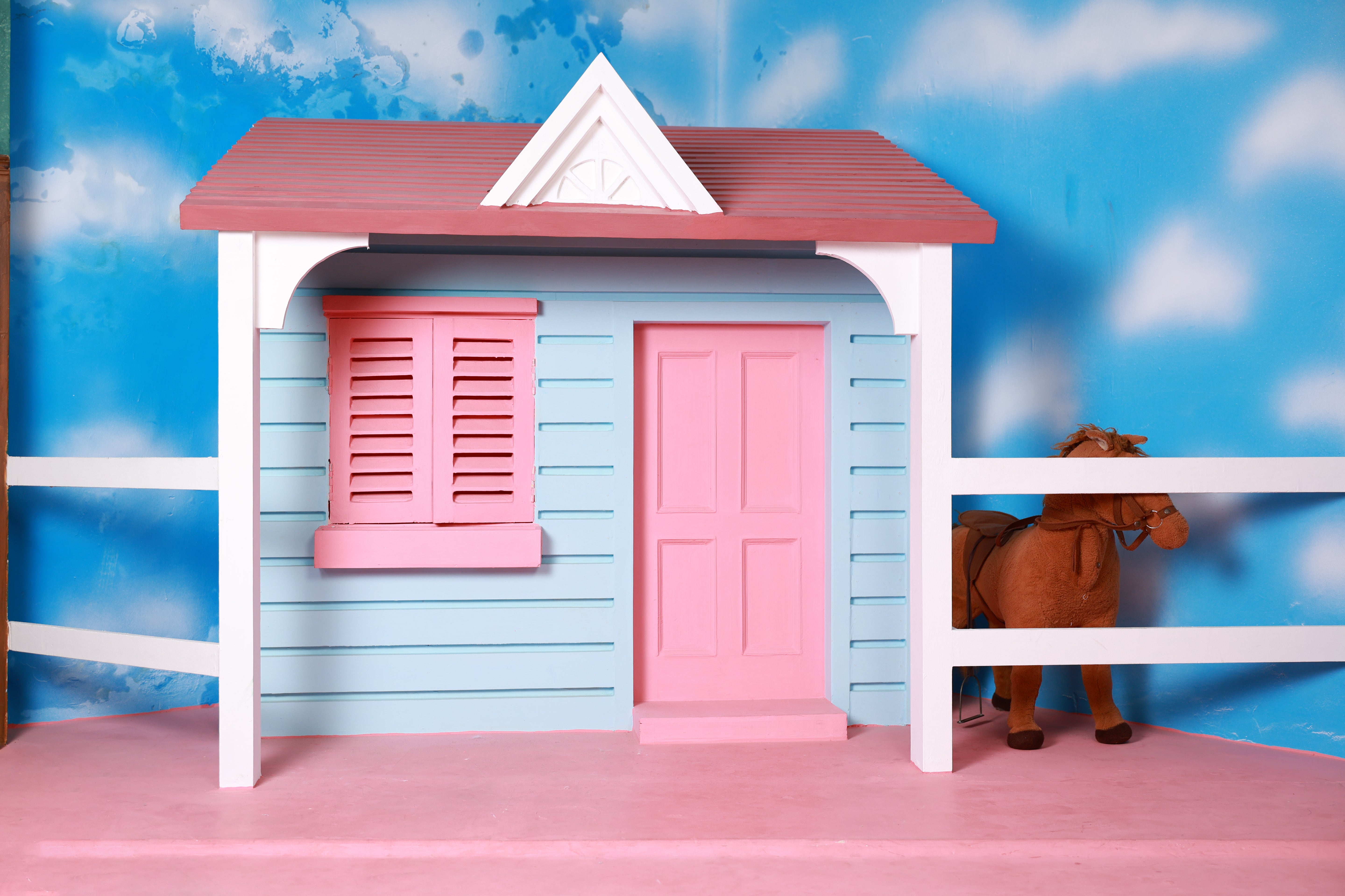 Indoor Studio Set Maker – Custom-Made for Photographers & Creators