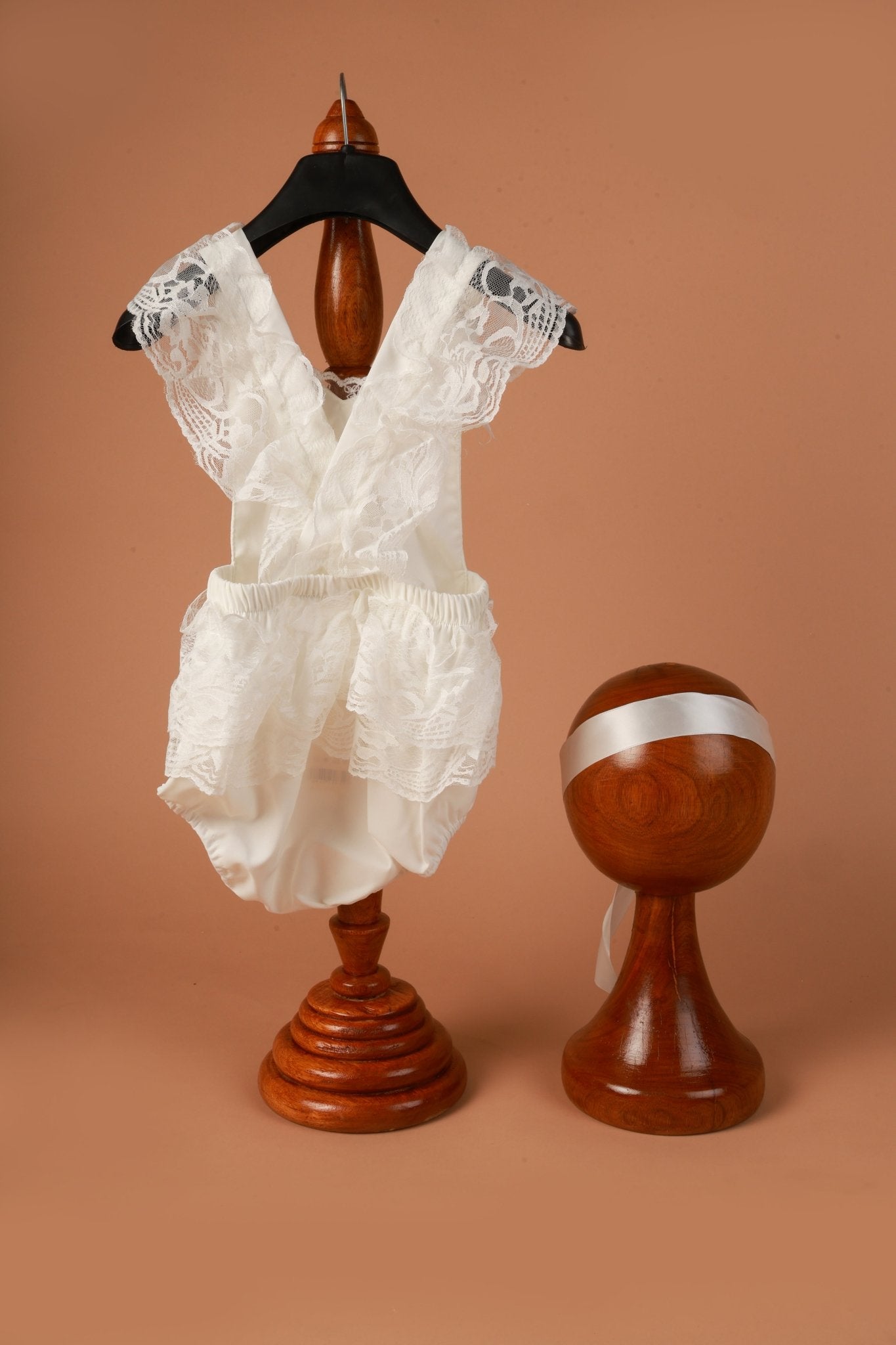 Elegant Lace Baby Girl Romper – Photoshoot Dress for Baby Girl - Tiny Prop Store