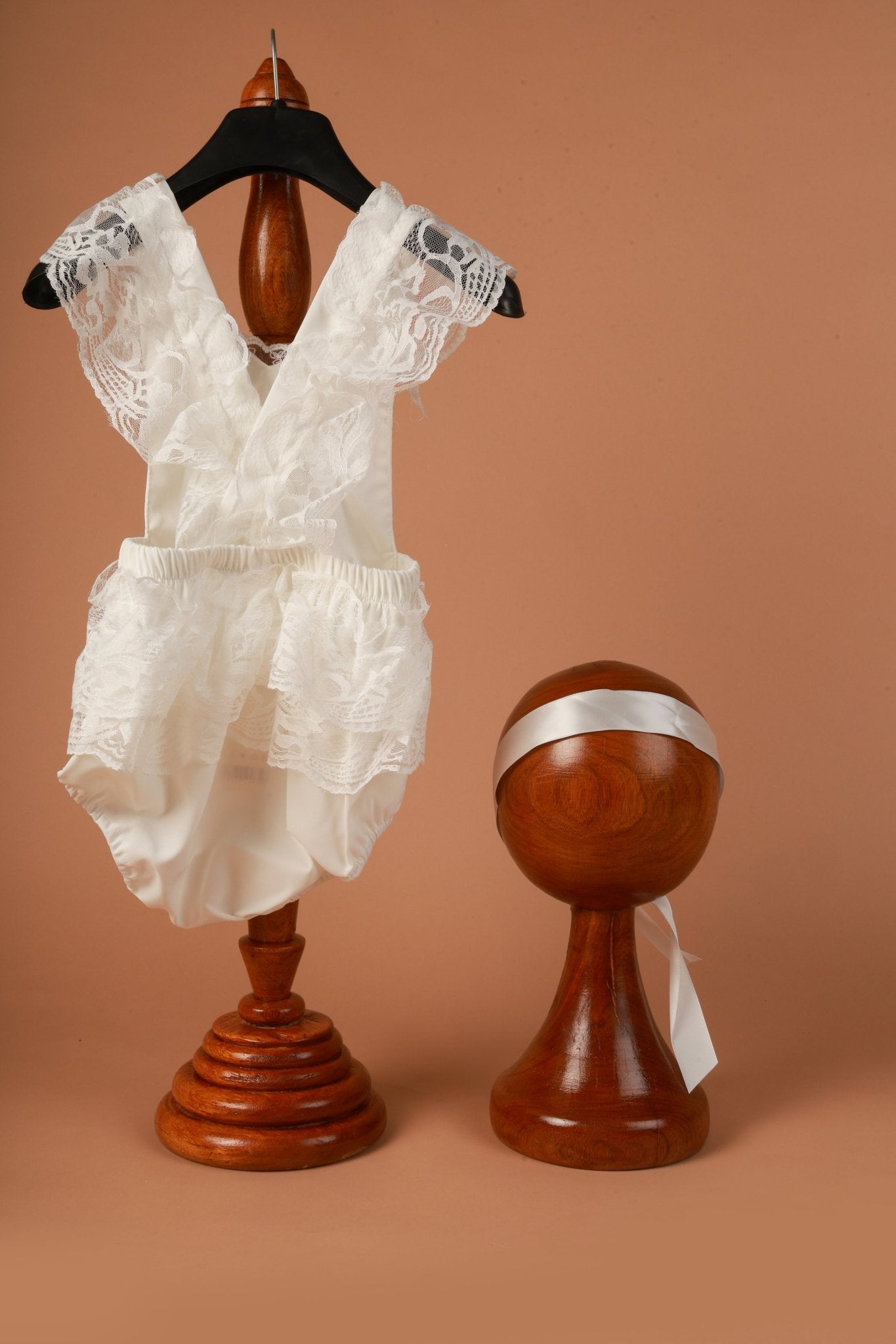 Elegant Lace Baby Girl Romper – Photoshoot Dress for Baby Girl - Tiny Prop Store