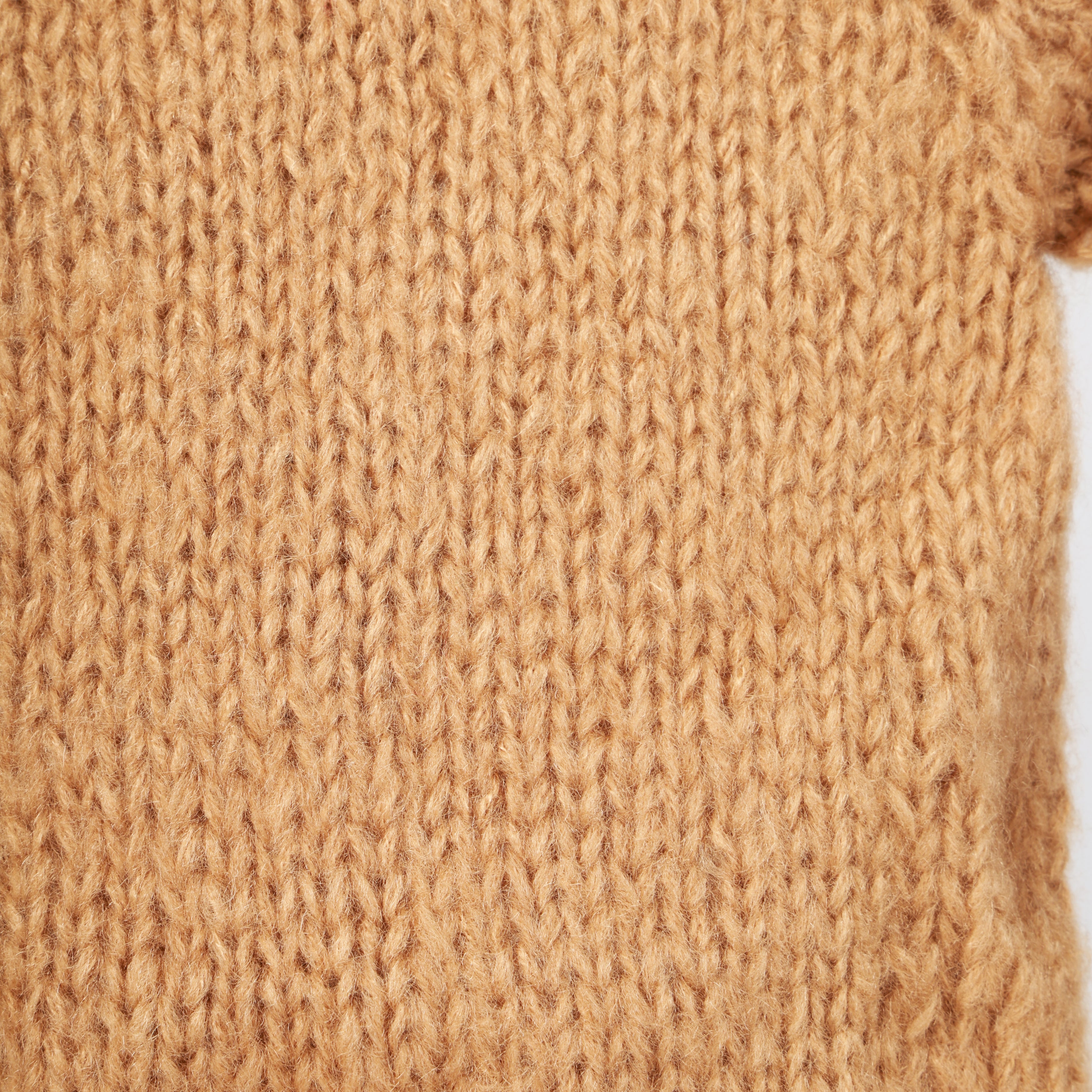 Hand-Knitted Newborn Romper & Hat Set – Cozy Wool Bodysuit for Baby Photoshoots