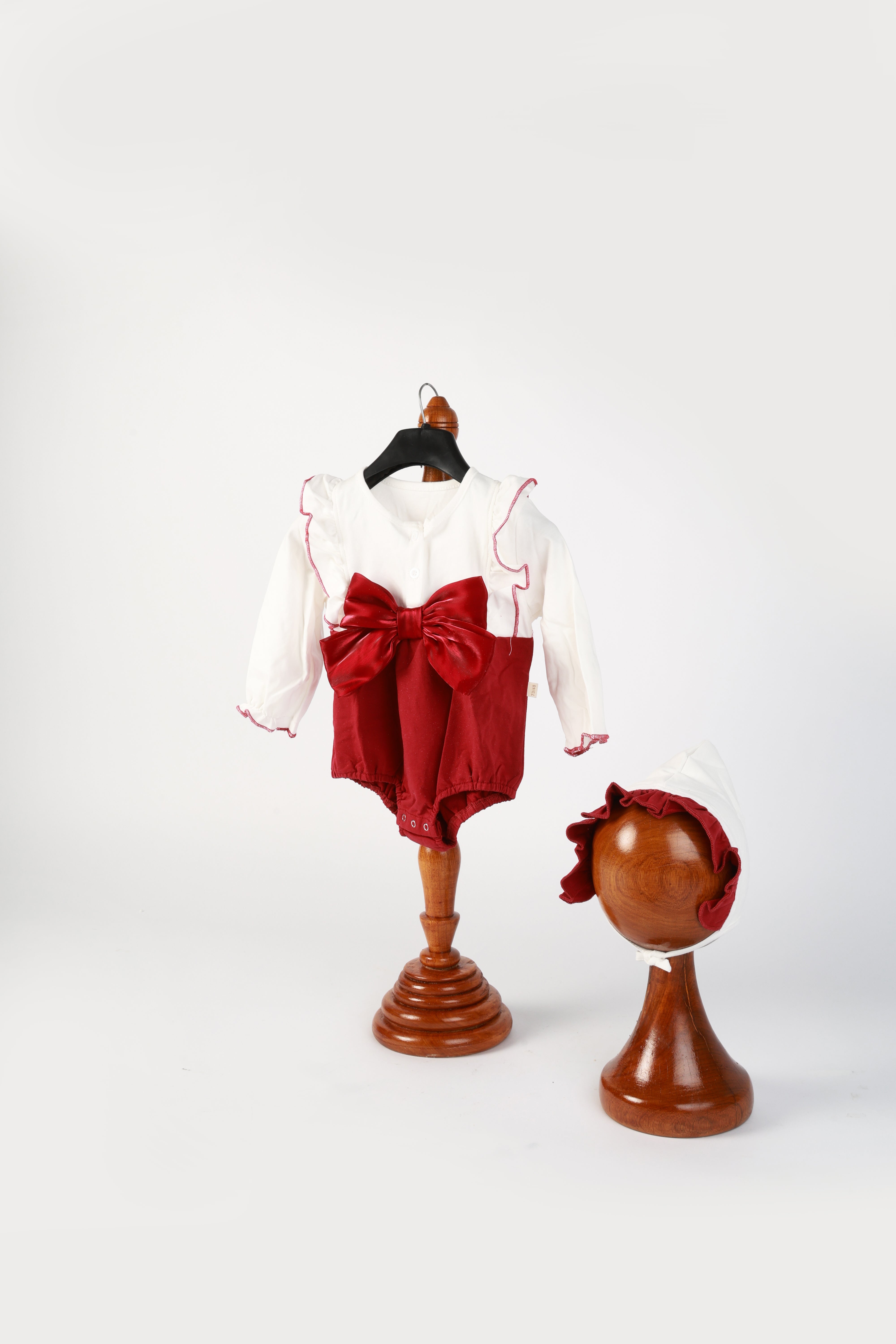 Elegant Baby Girl Photoshoot Dress – White & Red Outfit with Bonnet