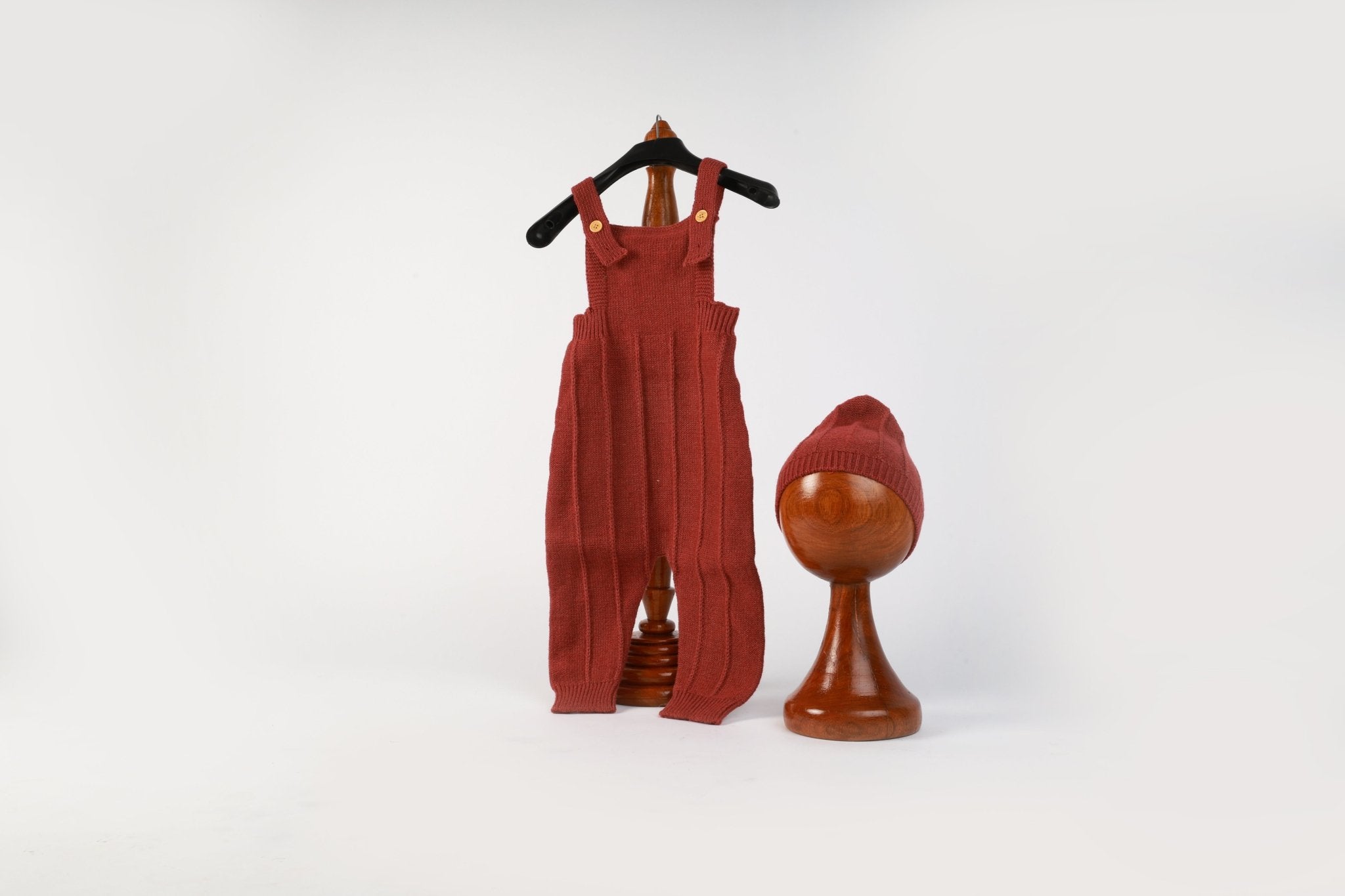 Rust Toddler Knit Romper with Hat – Unisex Photoshoot Outfit - Tiny Prop Store