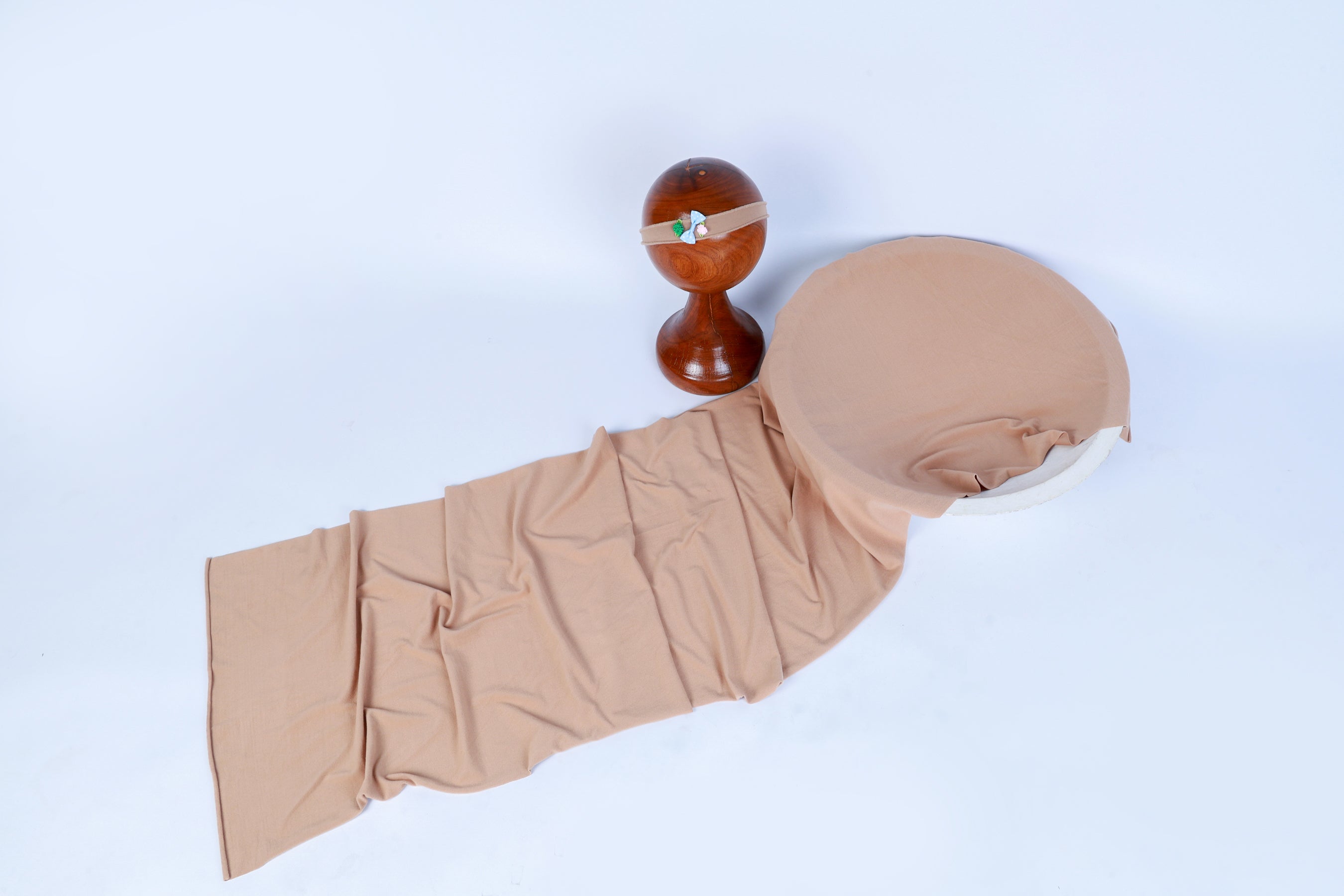 Beige Newborn Wrap & Headband Set – Baby Photography Prop, Soft & Stretchable with Adjustable Fit